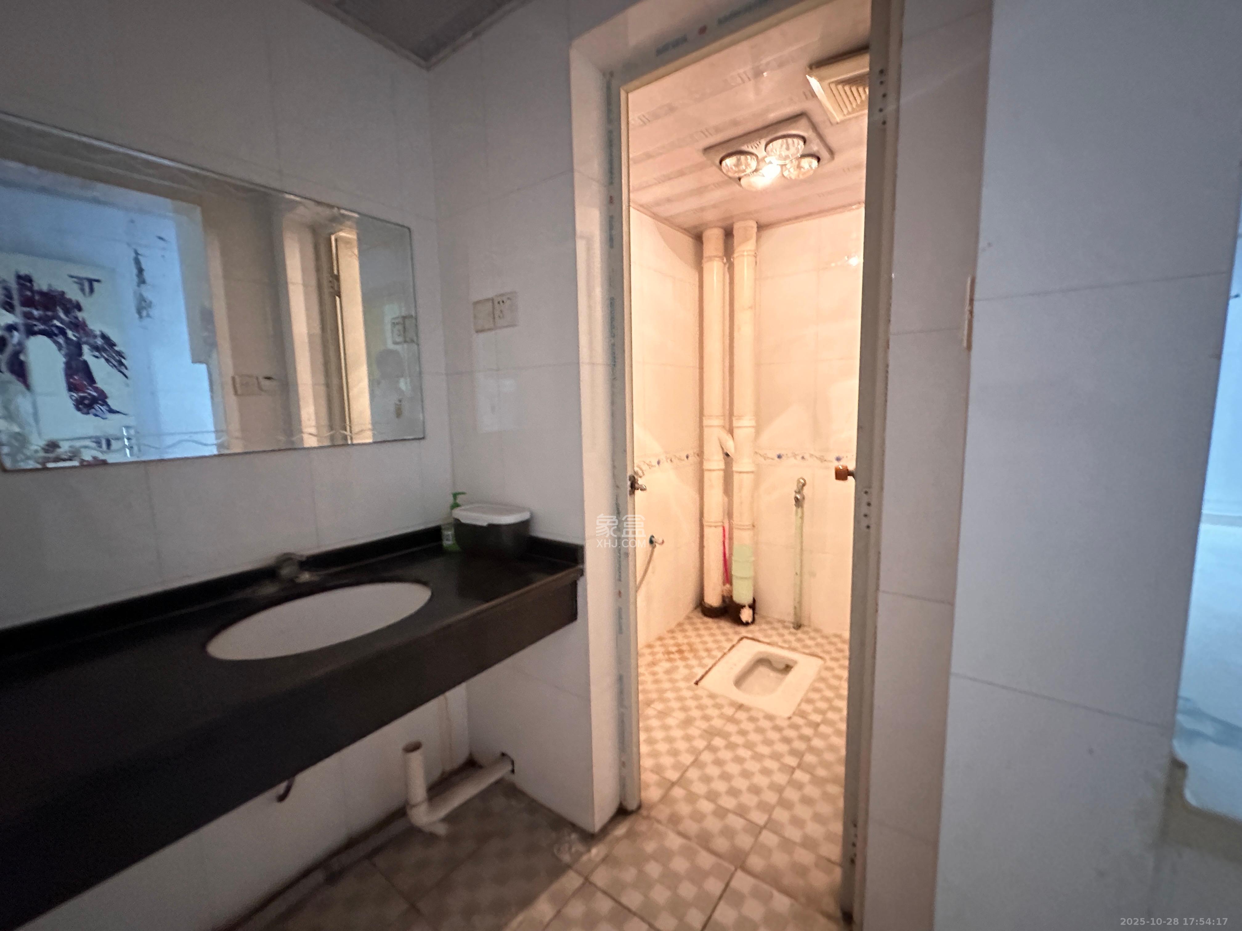 左岸右岸  3室2厅1卫    2200.0元/月室内图