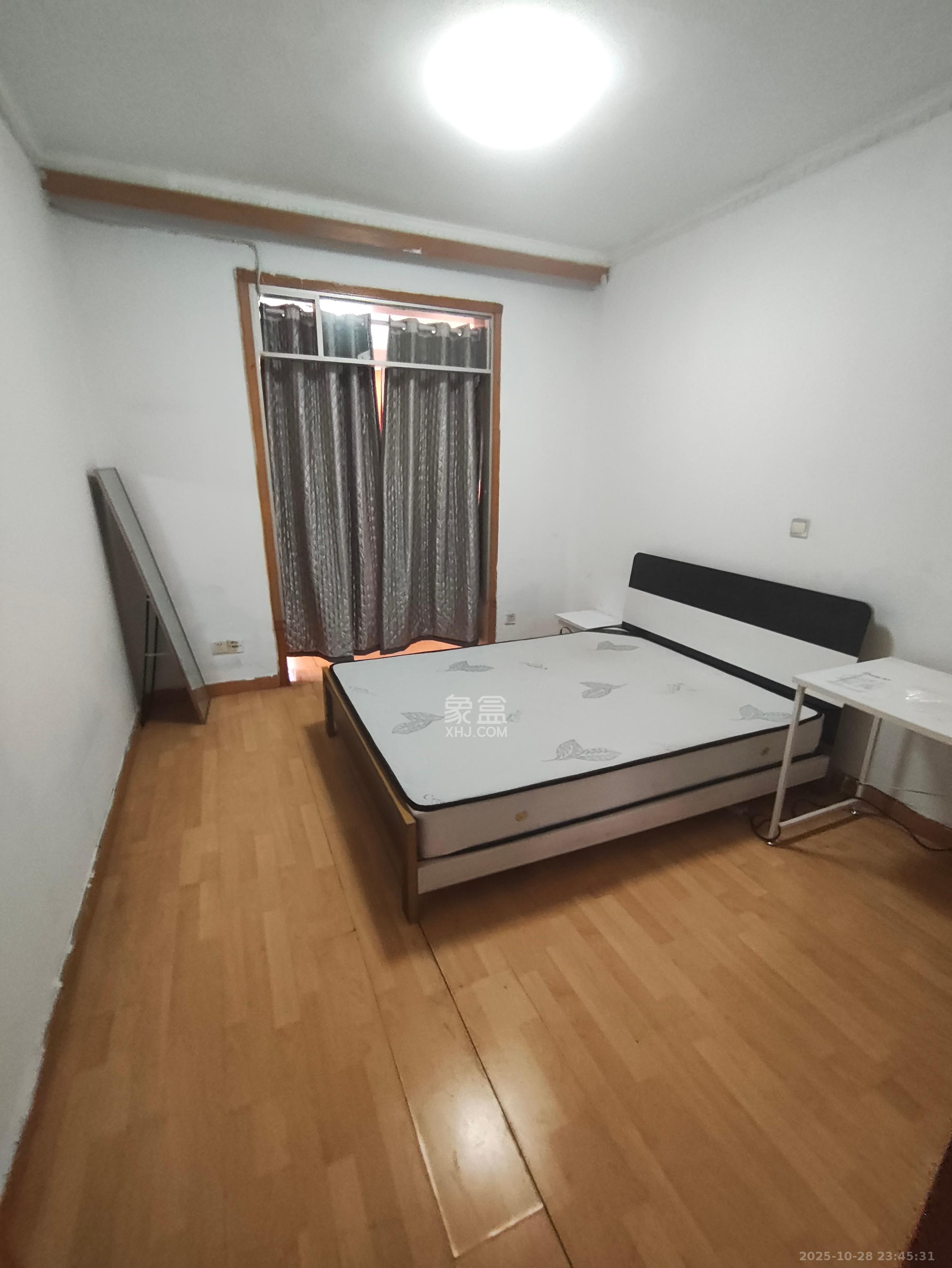 高岭小区  2室1厅1卫    1100.0元/月室内图