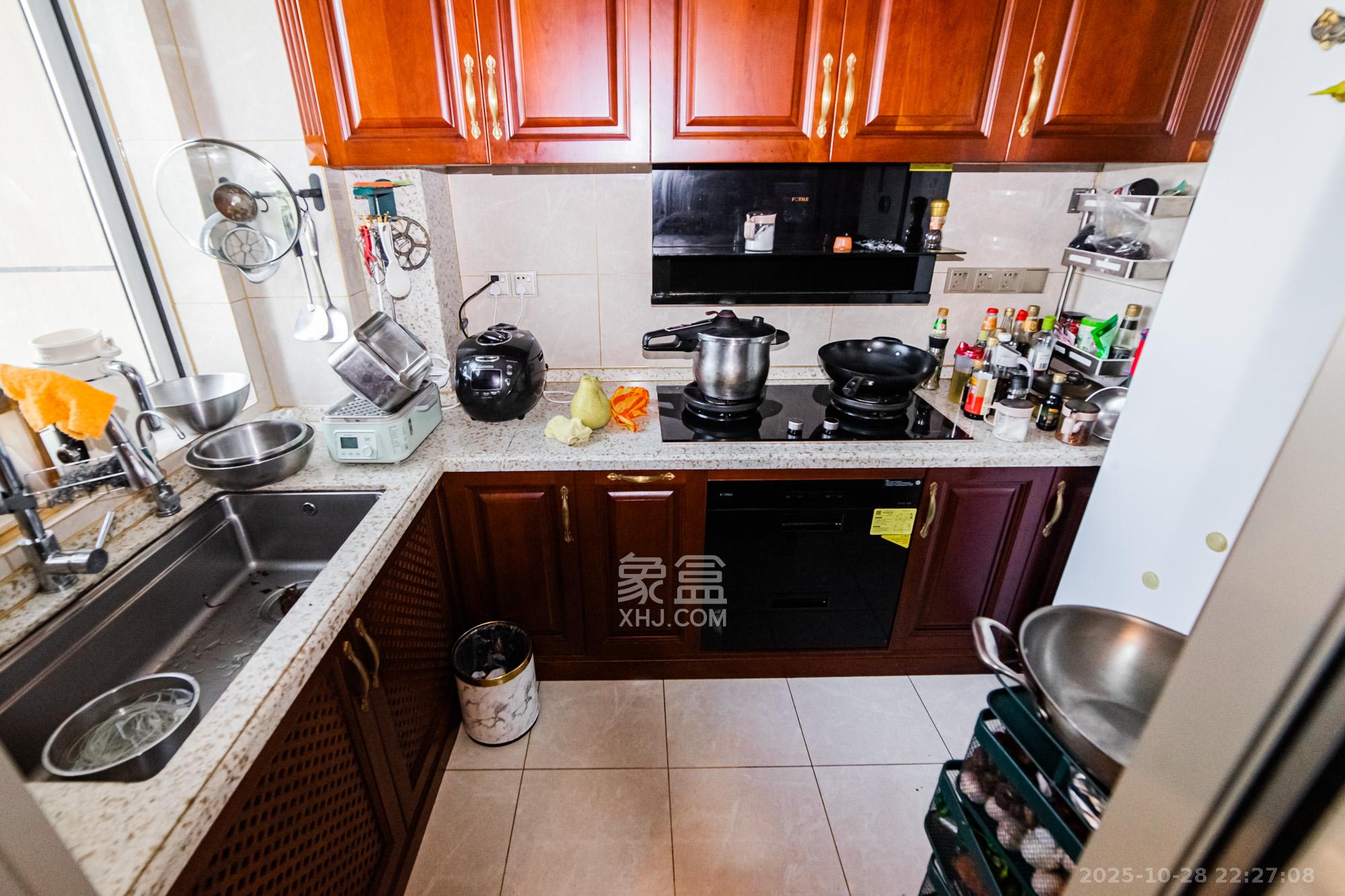 北辰三角洲C3区  3室2厅2卫    228.0万 北辰三角洲C3区  3室2厅2卫    228.0万厨房