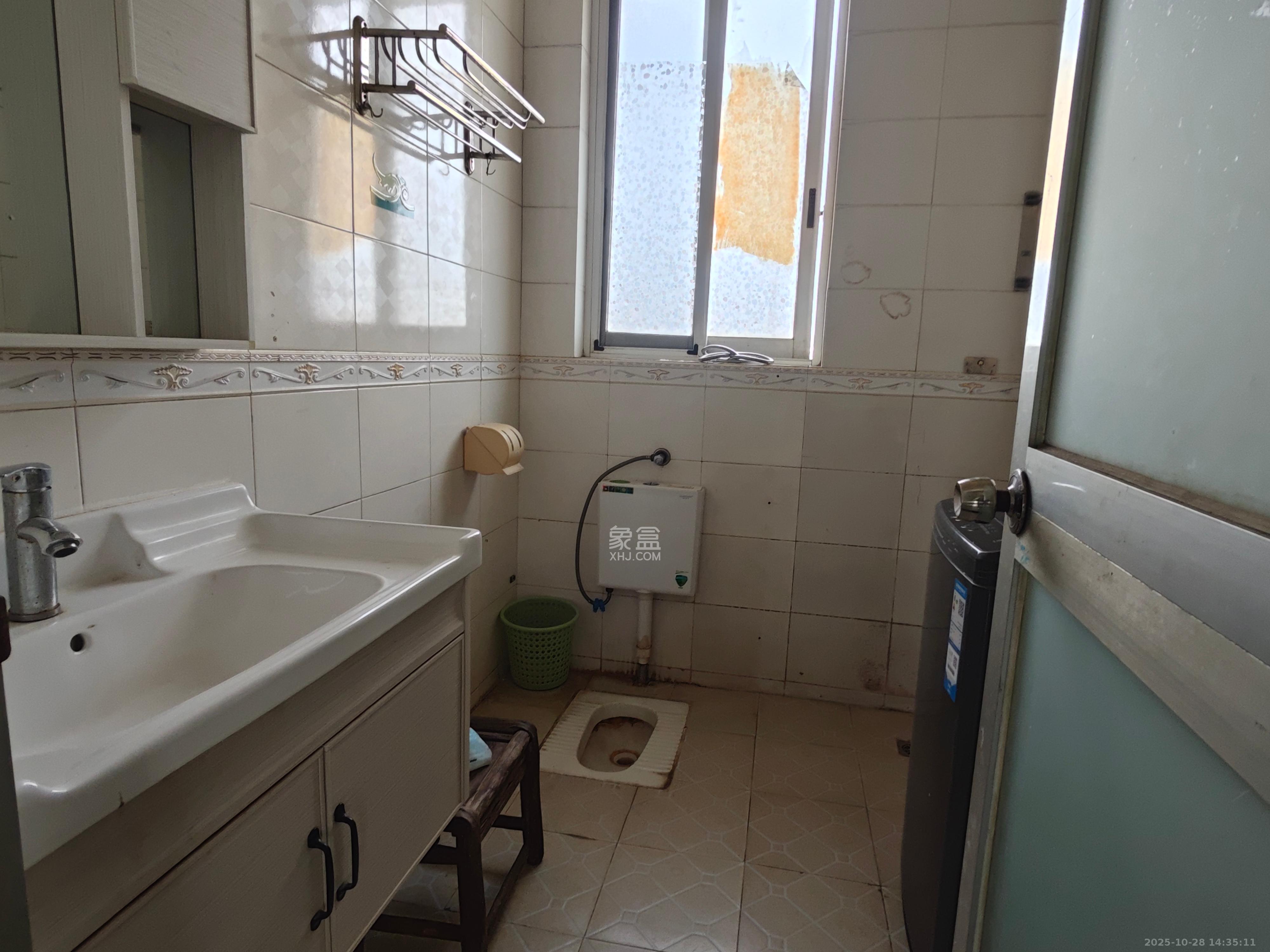 山水人家一二期  3室2厅1卫    1500.0元/月室内图