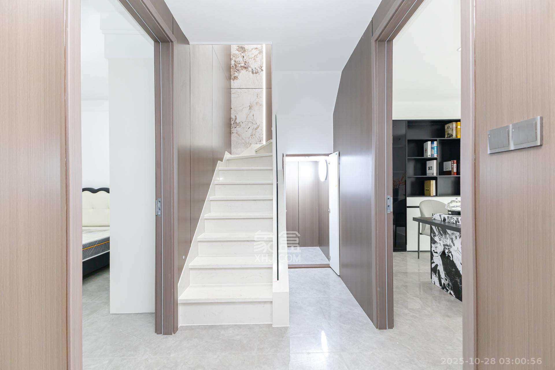 越秀湘江星汇城二期  4室2厅1卫    122.8万 越秀湘江星汇城二期  4室2厅1卫    122.8万客厅