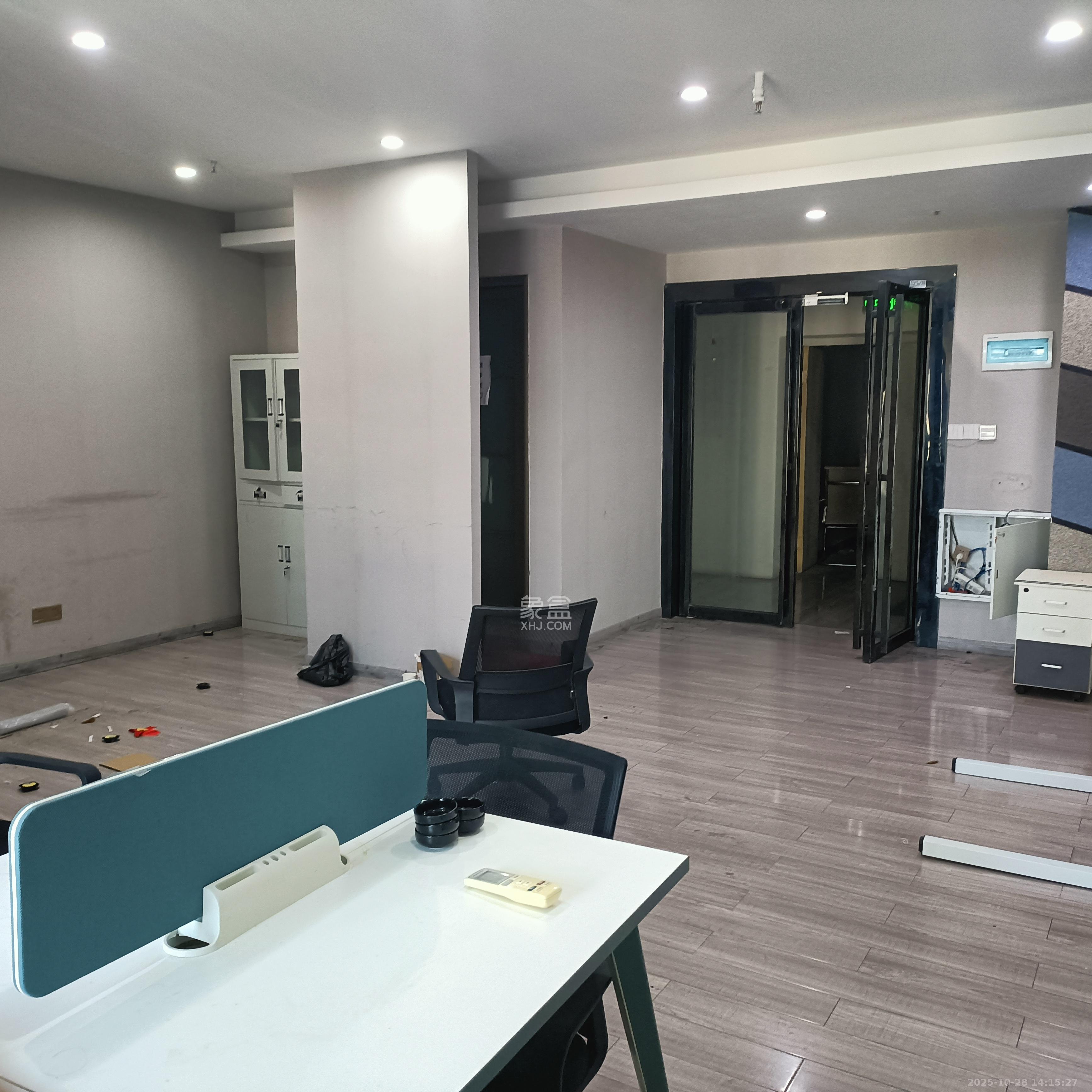 东方芙蓉   145.0㎡      6000.0元/月室内图