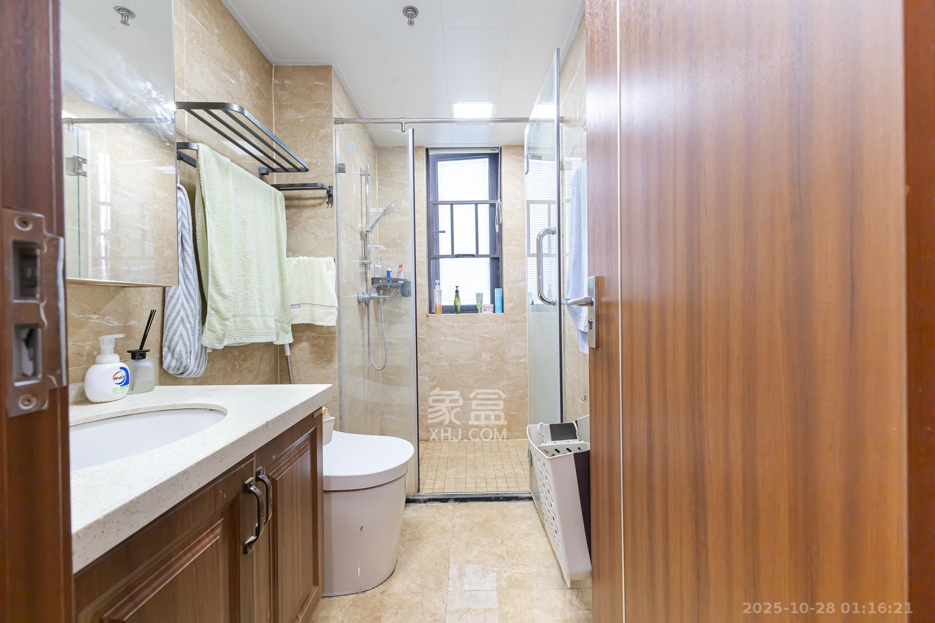 万润滨江天著  4室2厅2卫    128.0万 万润滨江天著  4室2厅2卫    128.0万卫生间