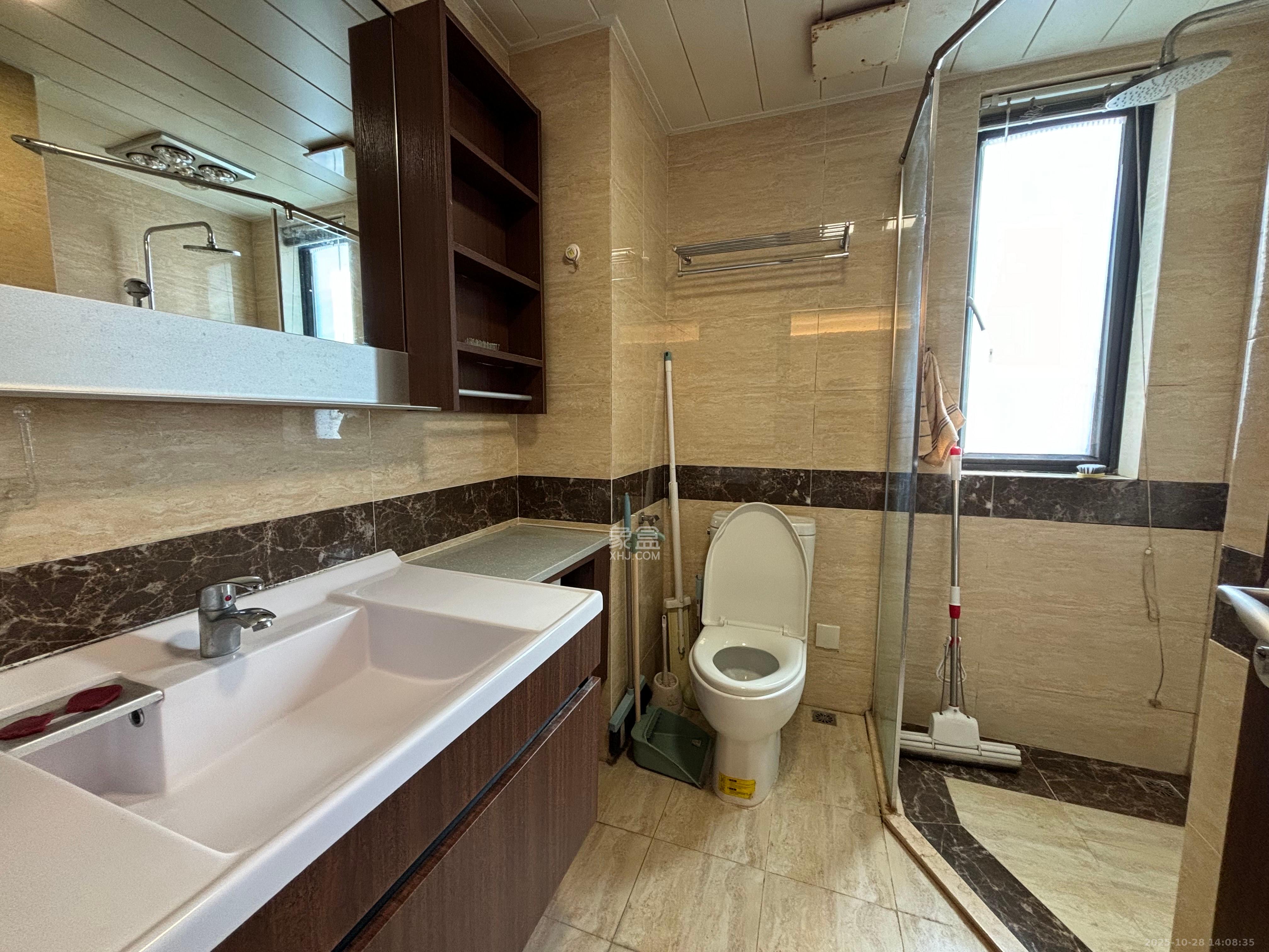 万科里金域滨江  3室2厅1卫    3600.0元/月室内图