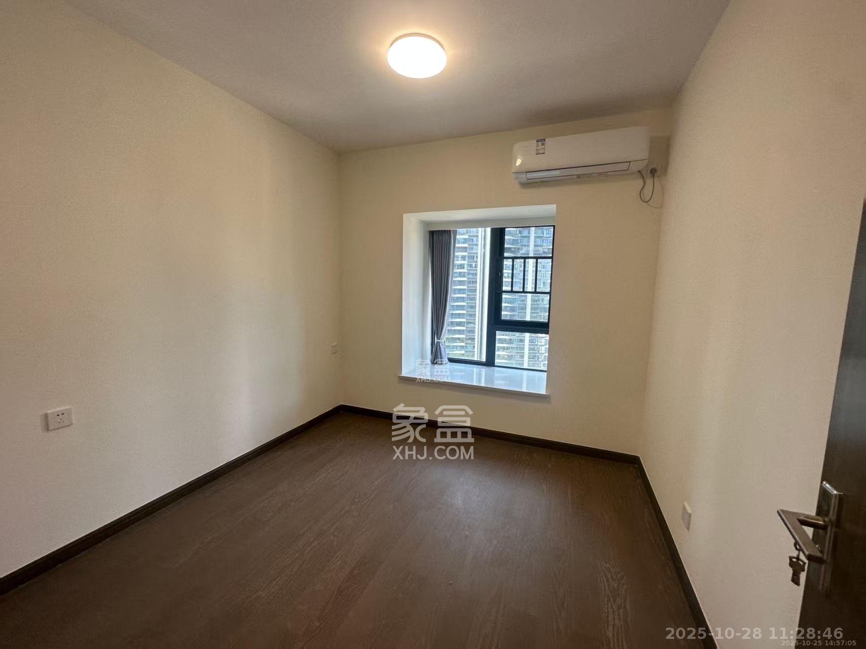 滨江府1913  4室2厅2卫    4700.0元/月 滨江府1913  4室2厅2卫    4700.0元/月室内图