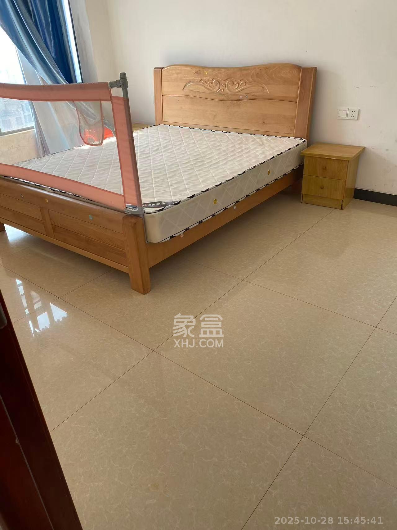 枫华府第  3室2厅1卫    1900.0元/月 枫华府第  3室2厅1卫    1900.0元/月