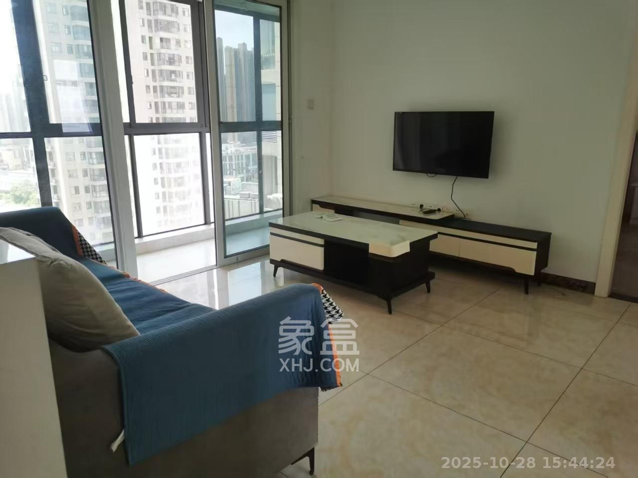 和悦城(蟠龙景苑) 3室2厅2卫 2200.0元/月 和悦城(蟠龙景苑) 3室2厅2卫 2200.0元/月室内图