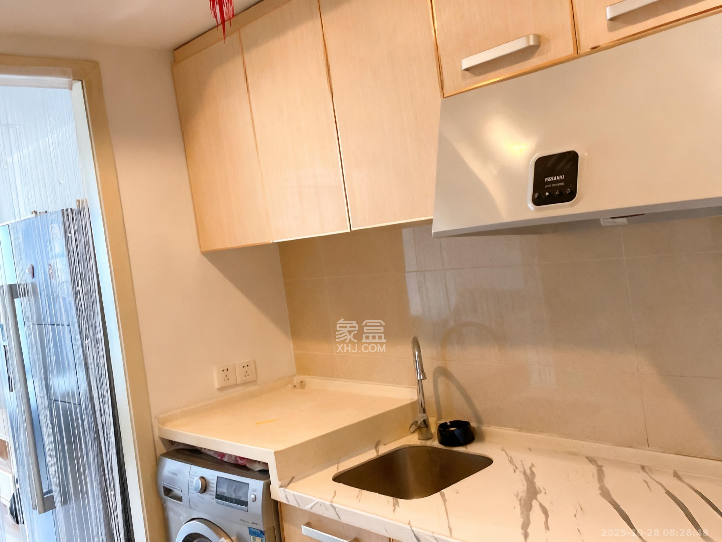 融科檀香山（融科紫檀、香山国际）  1室1厅1卫    1600.0元/月室内图1