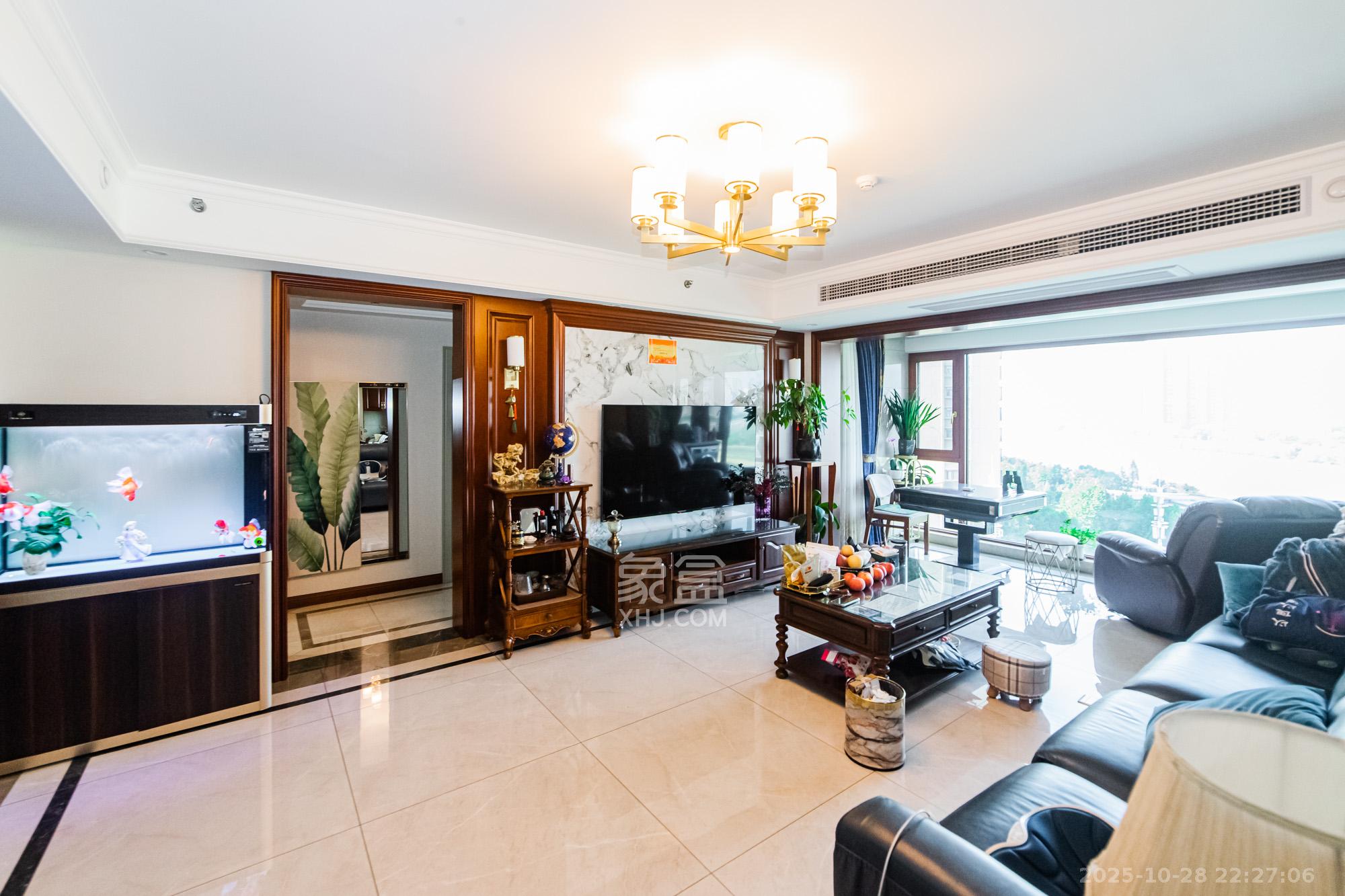 北辰三角洲C3区  3室2厅2卫    228.0万 北辰三角洲C3区  3室2厅2卫    228.0万客厅