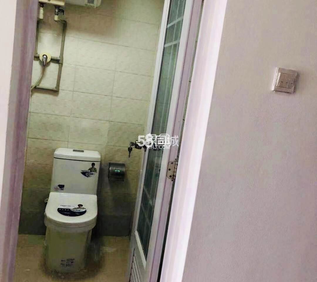 绿地海德公馆 2室2厅2卫 3300.0元/月 绿地海德公馆 2室2厅2卫 3300.0元/月室内图