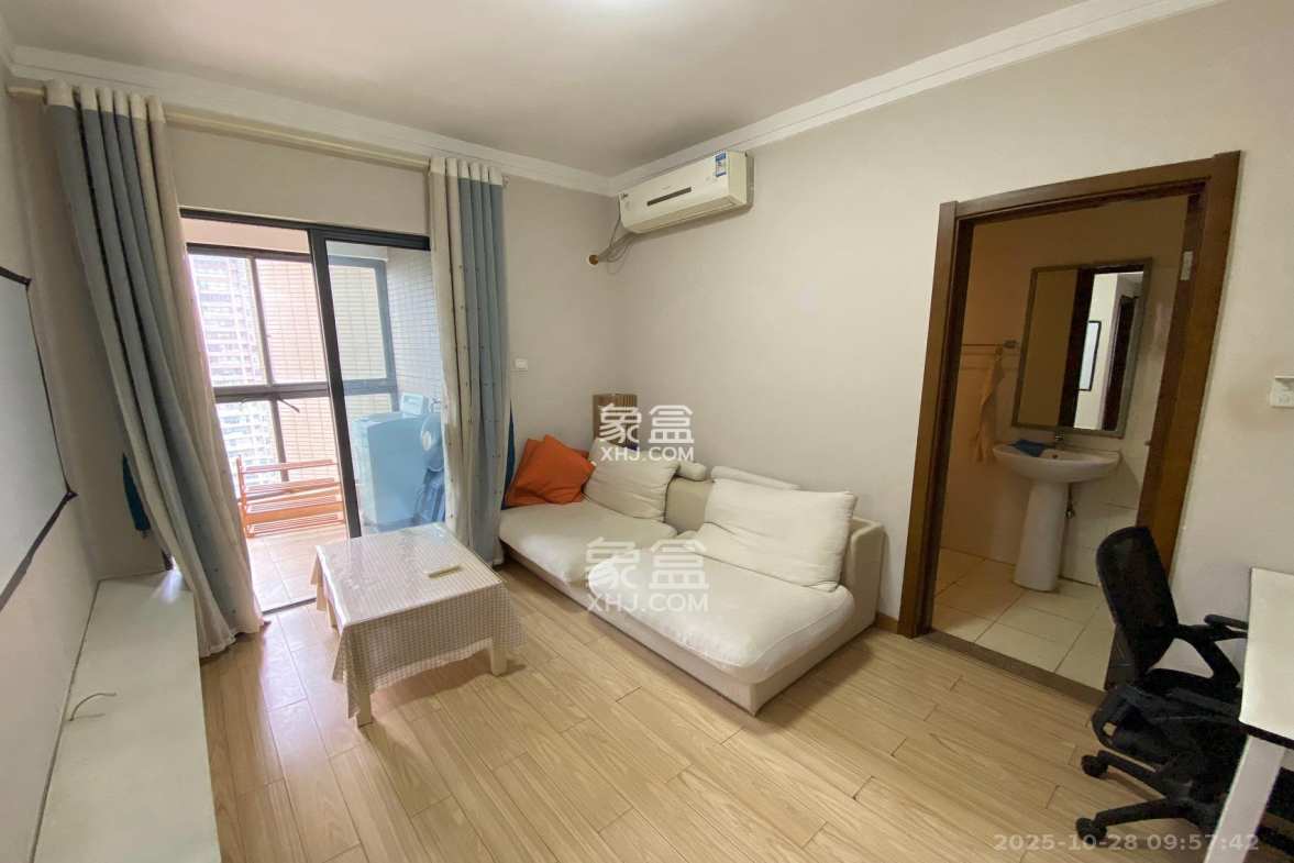 藏珑湖上国际花园 1室1厅1卫 2000.0元/月 藏珑湖上国际花园 1室1厅1卫 2000.0元/月室内图