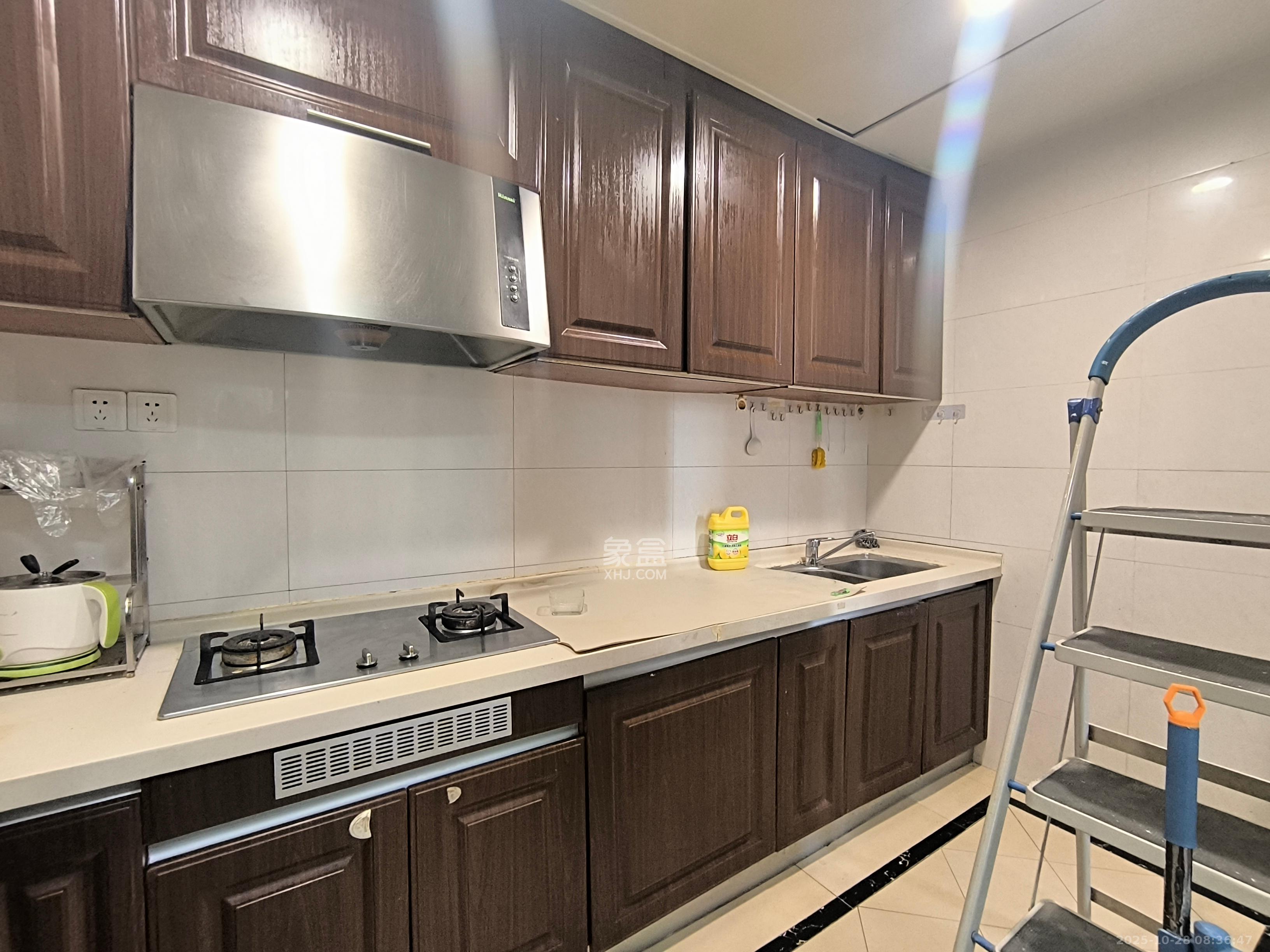 中海国际一期  3室2厅1卫    1800.0元/月 中海国际一期  3室2厅1卫    1800.0元/月室内图