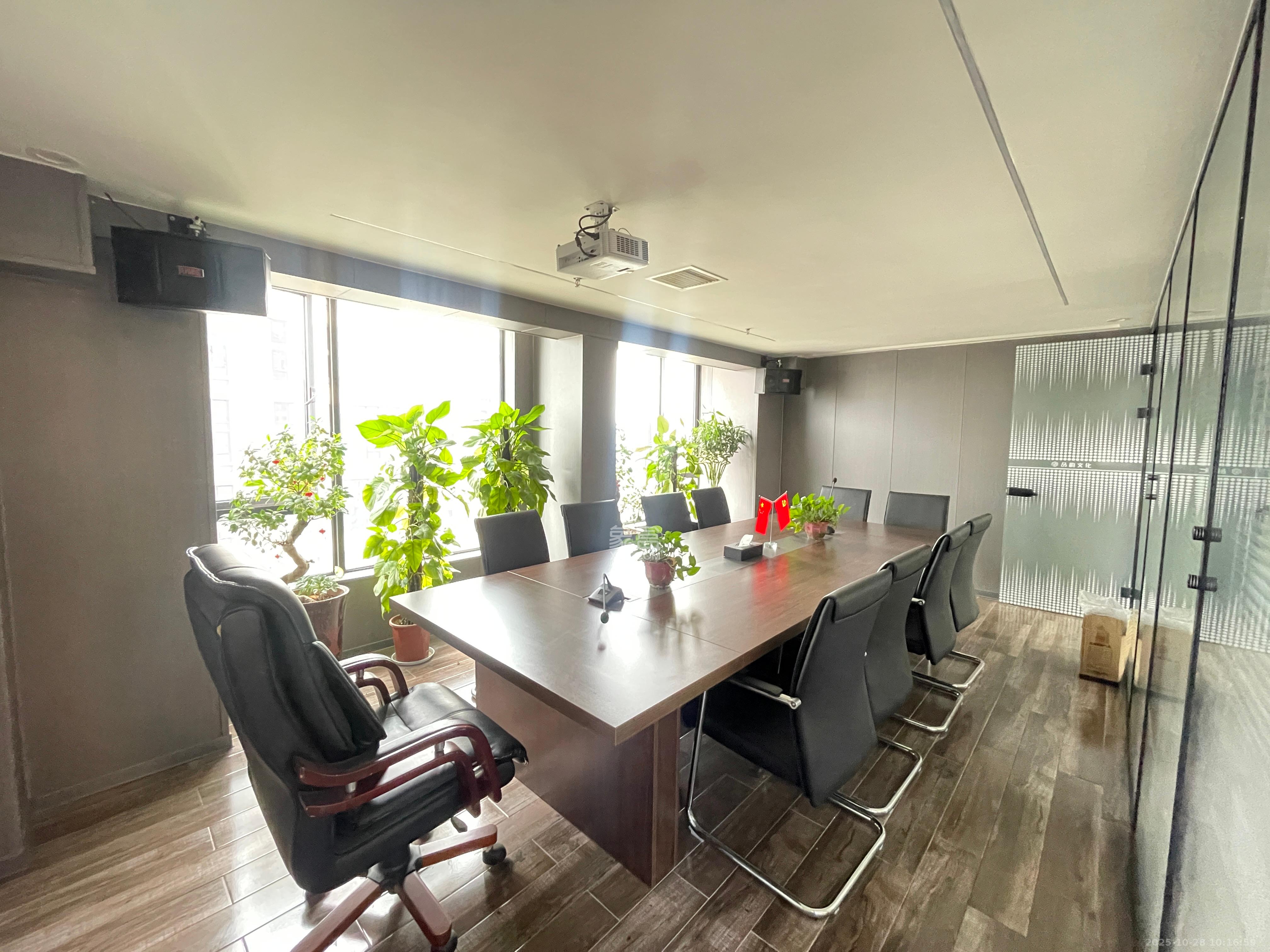 华润翡翠府  1室1厅1卫    11000.0元/月 华润翡翠府  1室1厅1卫    11000.0元/月室内图