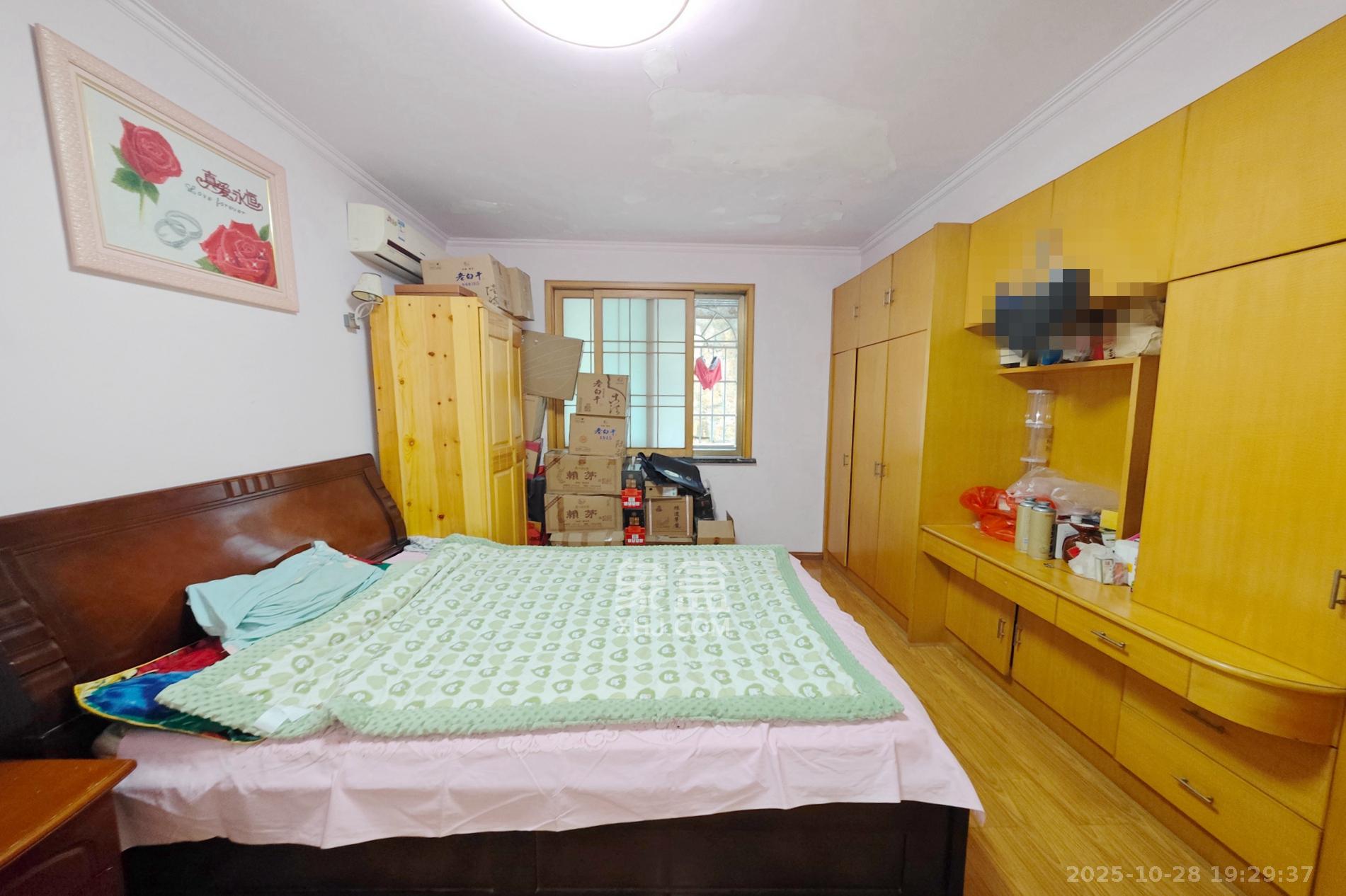 石长铁路宿舍  3室2厅2卫    79.8万卧室