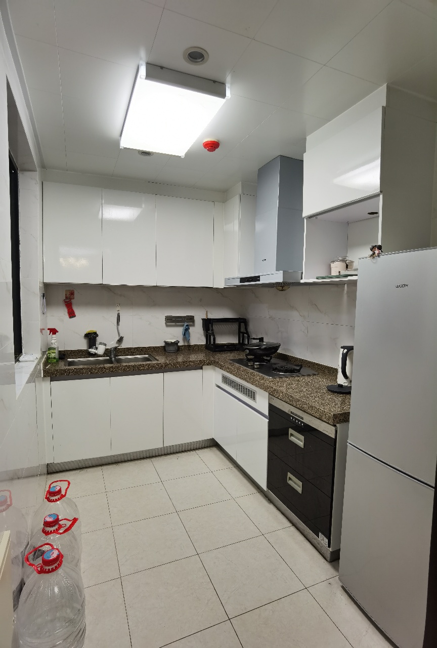 恒大外滩  3室2厅1卫    3800.0元/月 恒大外滩  3室2厅1卫    3800.0元/月室内图