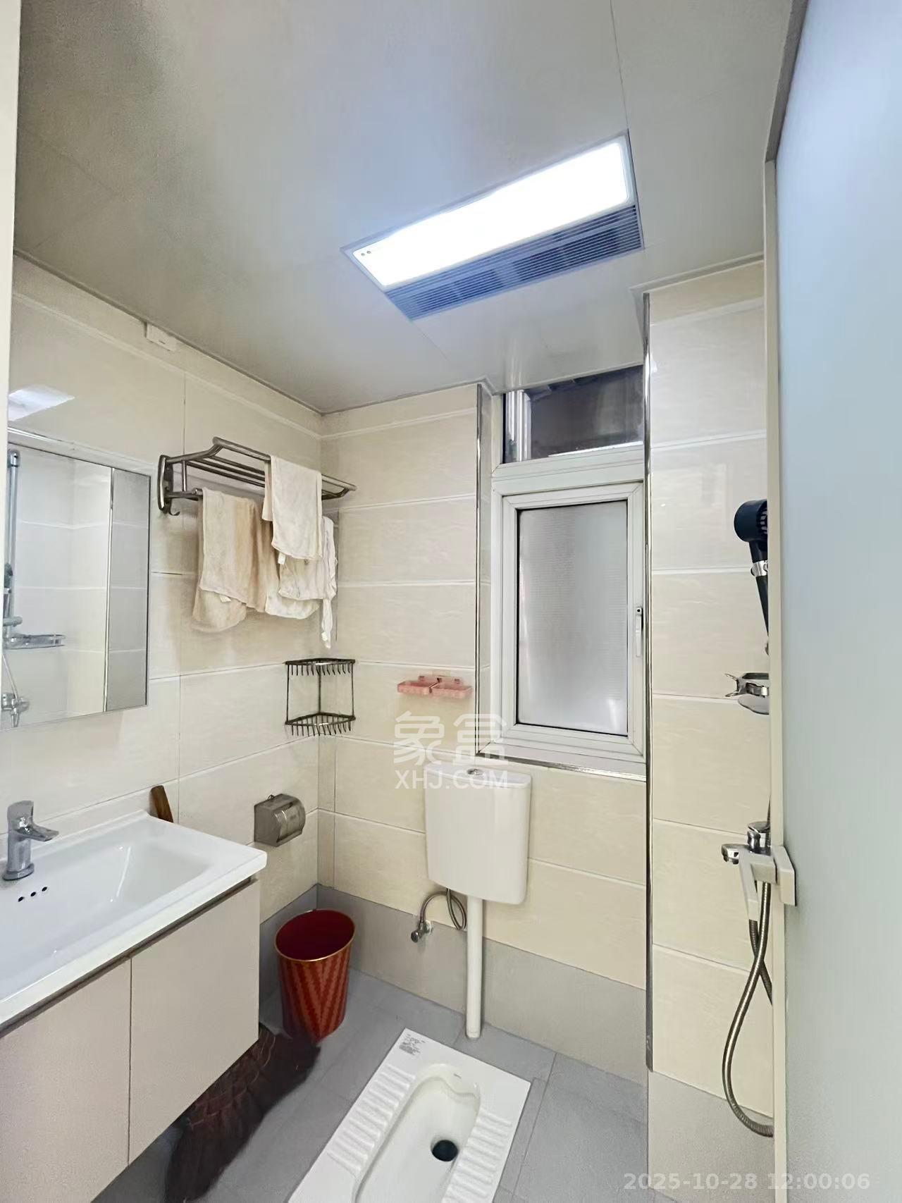 星城福邸（雄天朗郡）  3室2厅2卫    2200.0元/月室内图