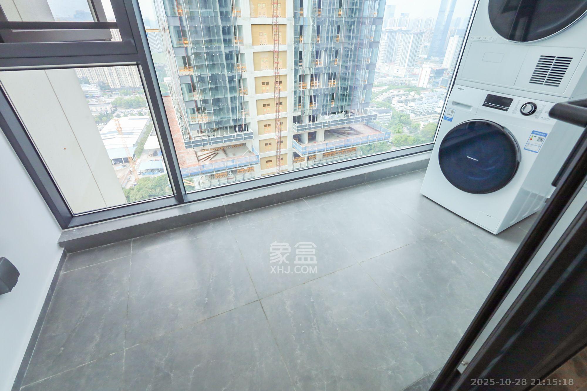 长沙悦府（华润万象城）  3室2厅3卫    11800.0元/月室内图