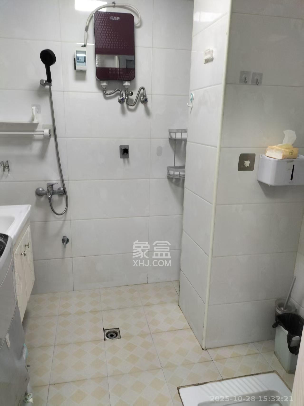 新世界广场  1室1厅1卫    1500.0元/月 新世界广场  1室1厅1卫    1500.0元/月室内图