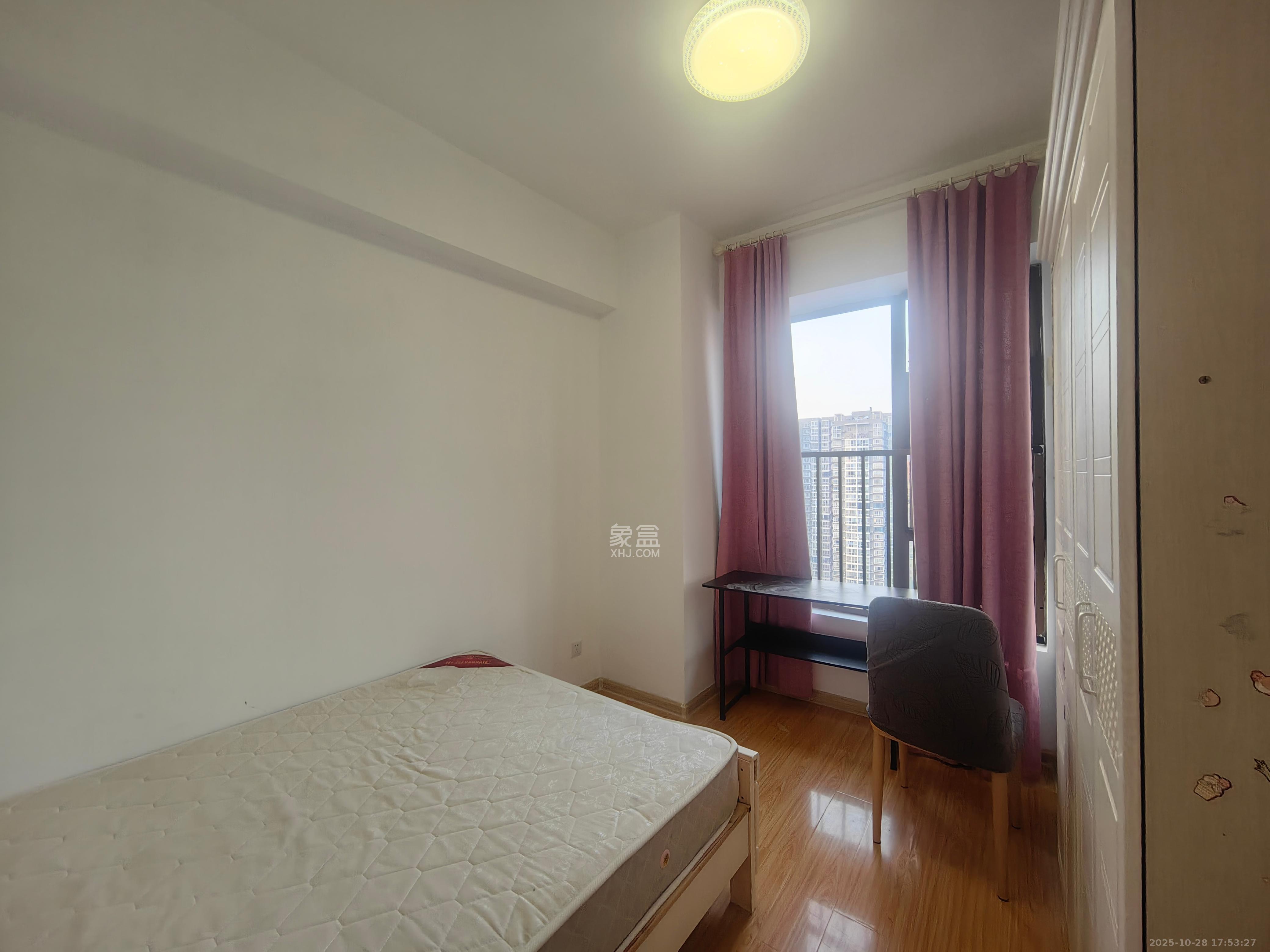 第六都（陆都小区）  3室2厅1卫    2500.0元/月室内图