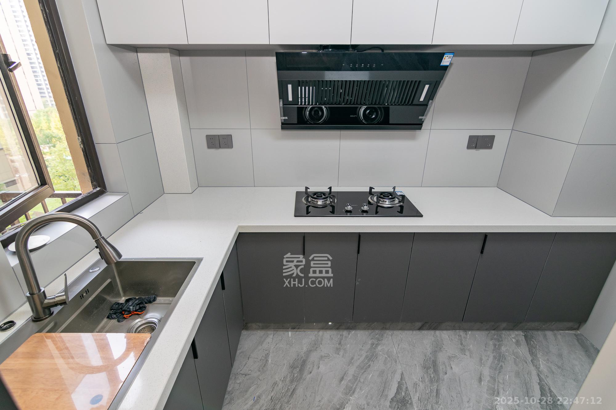 金辉优步学府  4室2厅2卫    96.8万 金辉优步学府  4室2厅2卫    96.8万厨房