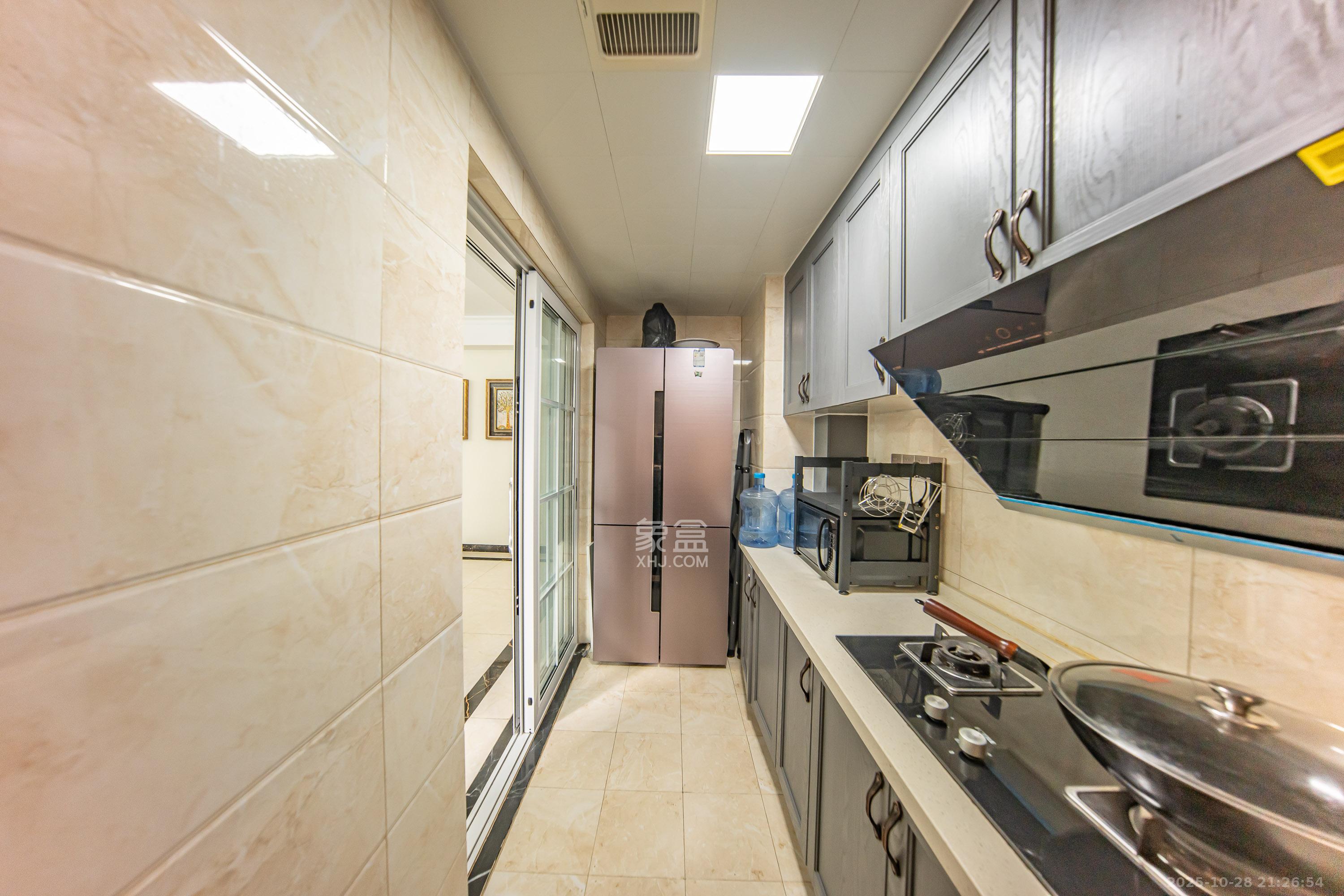 华润橡树湾 3室2厅2卫 98.0万 华润橡树湾 3室2厅2卫 98.0万厨房