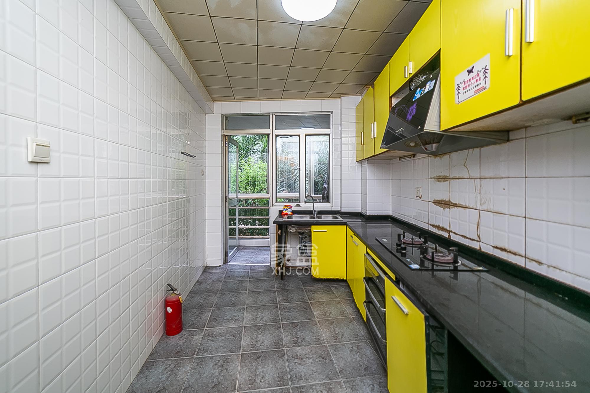 华银园  3室2厅2卫    84.0万厨房