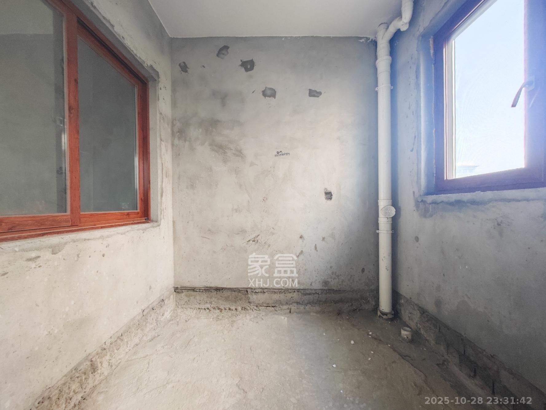 湘核新家园  4室2厅2卫    128.0万 湘核新家园  4室2厅2卫    128.0万卫生间