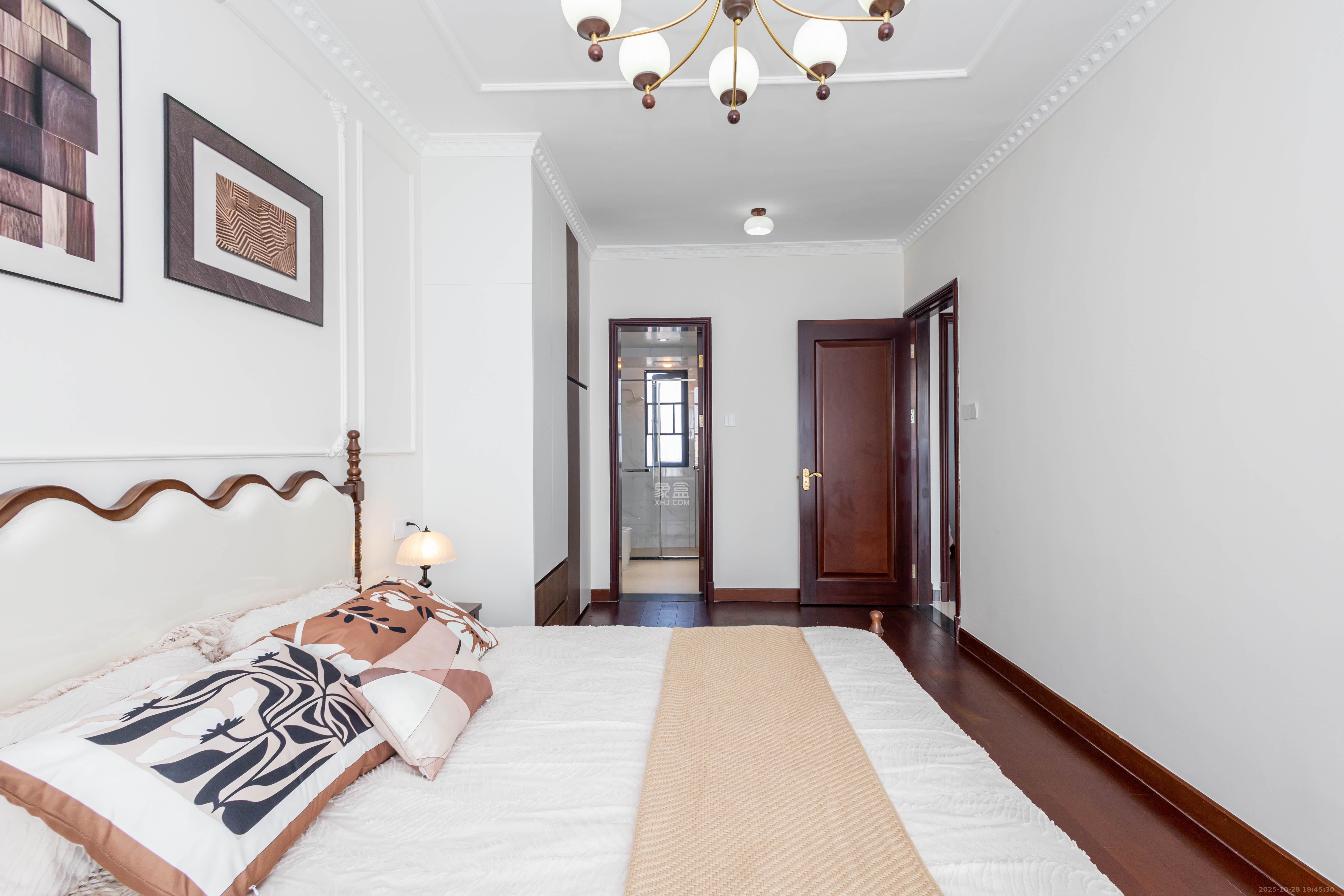 恒大江湾  4室2厅2卫    132.8万卧室