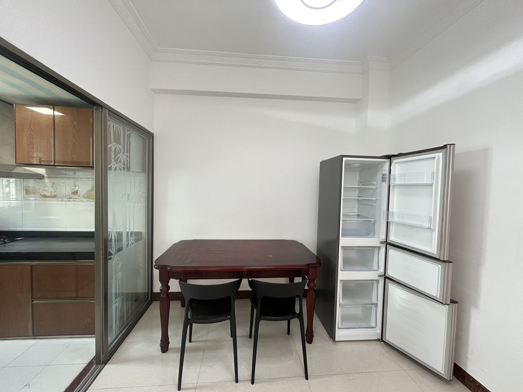 金鹿花园一期  3室2厅1卫    2500.0元/月室内图