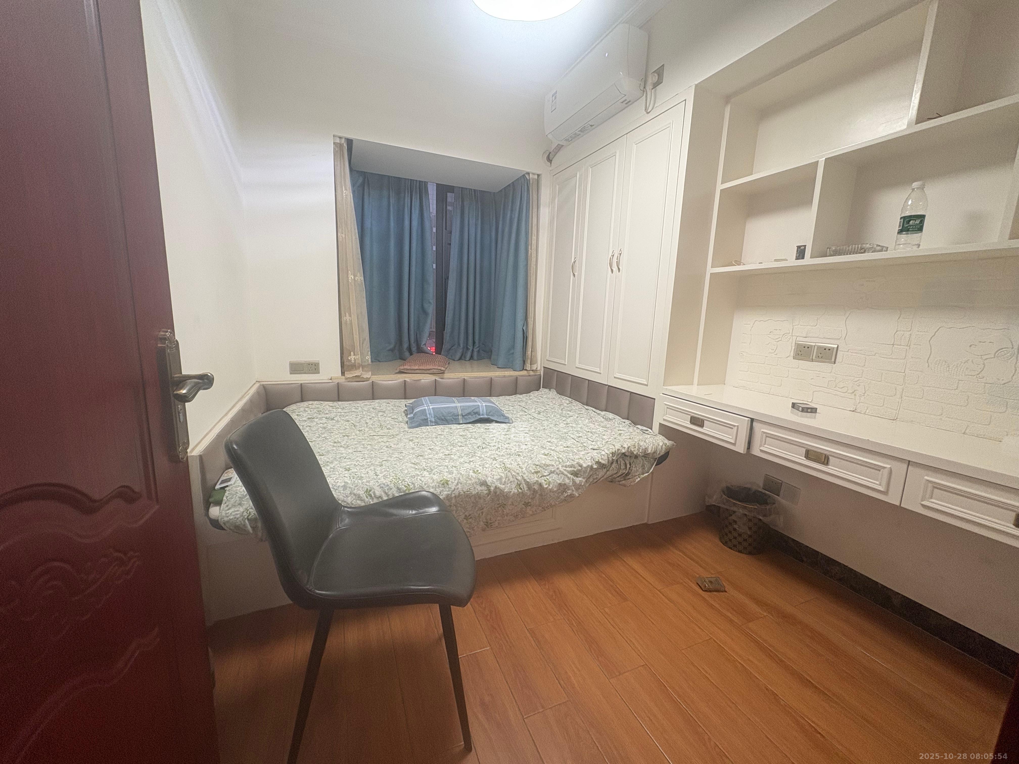 轻盐阳光CEO(轻盐雅苑)(轻奢时代)  4室2厅2卫    2800.0元/月 轻盐阳光CEO(轻盐雅苑)(轻奢时代)  4室2厅2卫    2800.0元/月室内图