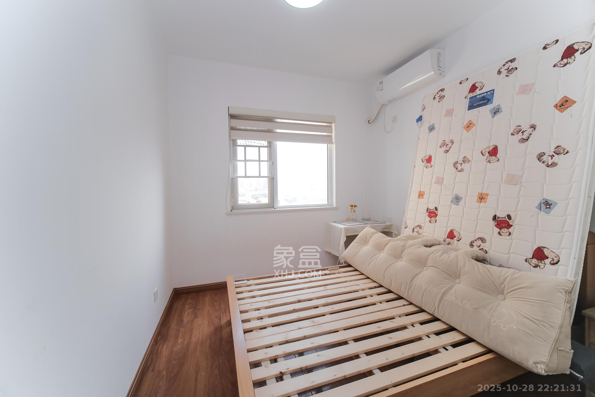 保利香槟国际  3室2厅1卫    77.2万 保利香槟国际  3室2厅1卫    77.2万卧室