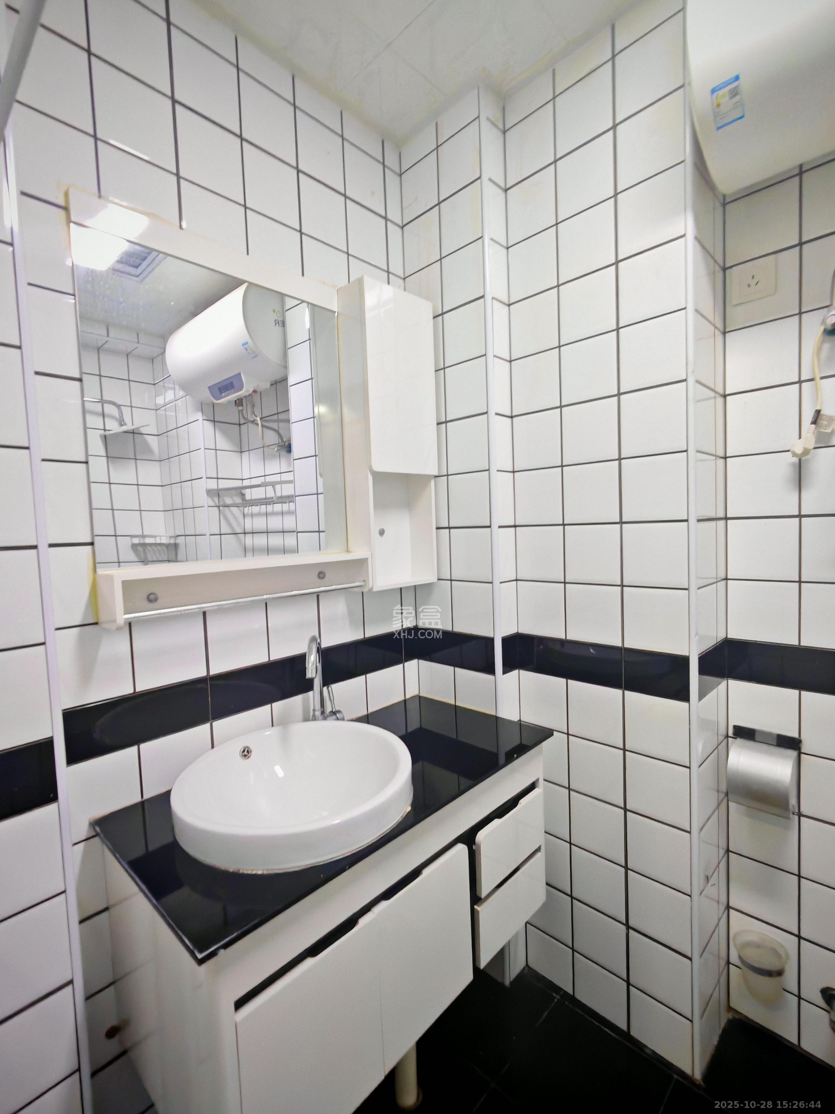 阳光锦城  1室1厅1卫    1700.0元/月室内图