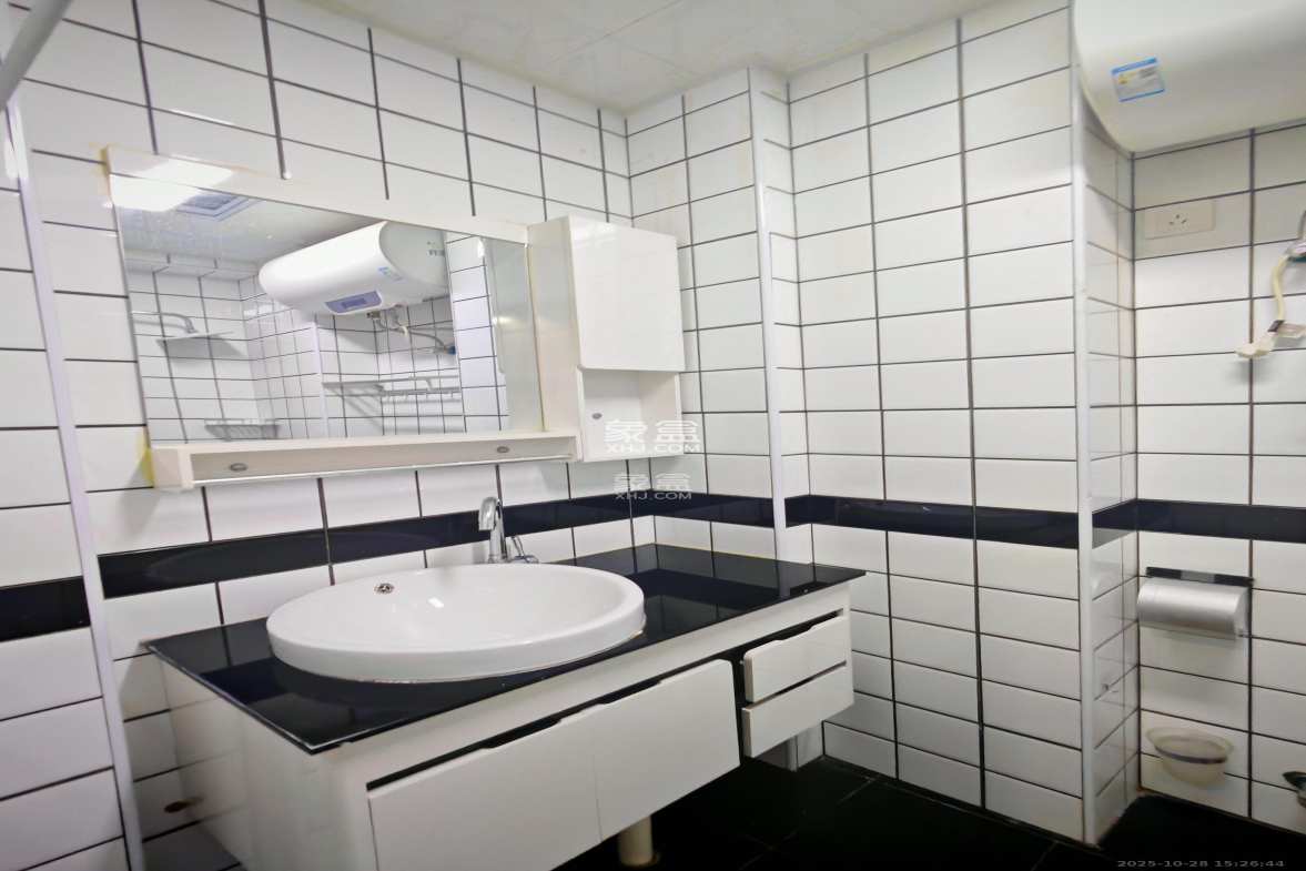 阳光锦城  1室1厅1卫    1700.0元/月 阳光锦城  1室1厅1卫    1700.0元/月室内图