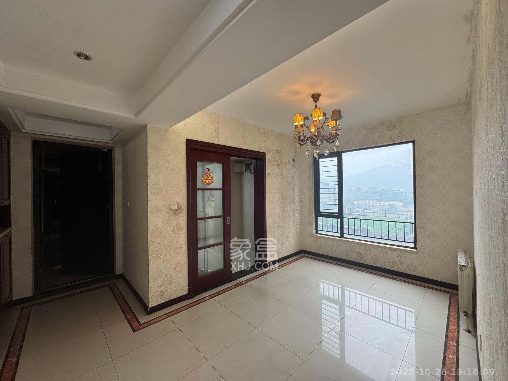 中海国际二期  4室2厅2卫    2200.0元/月 中海国际二期  4室2厅2卫    2200.0元/月室内图