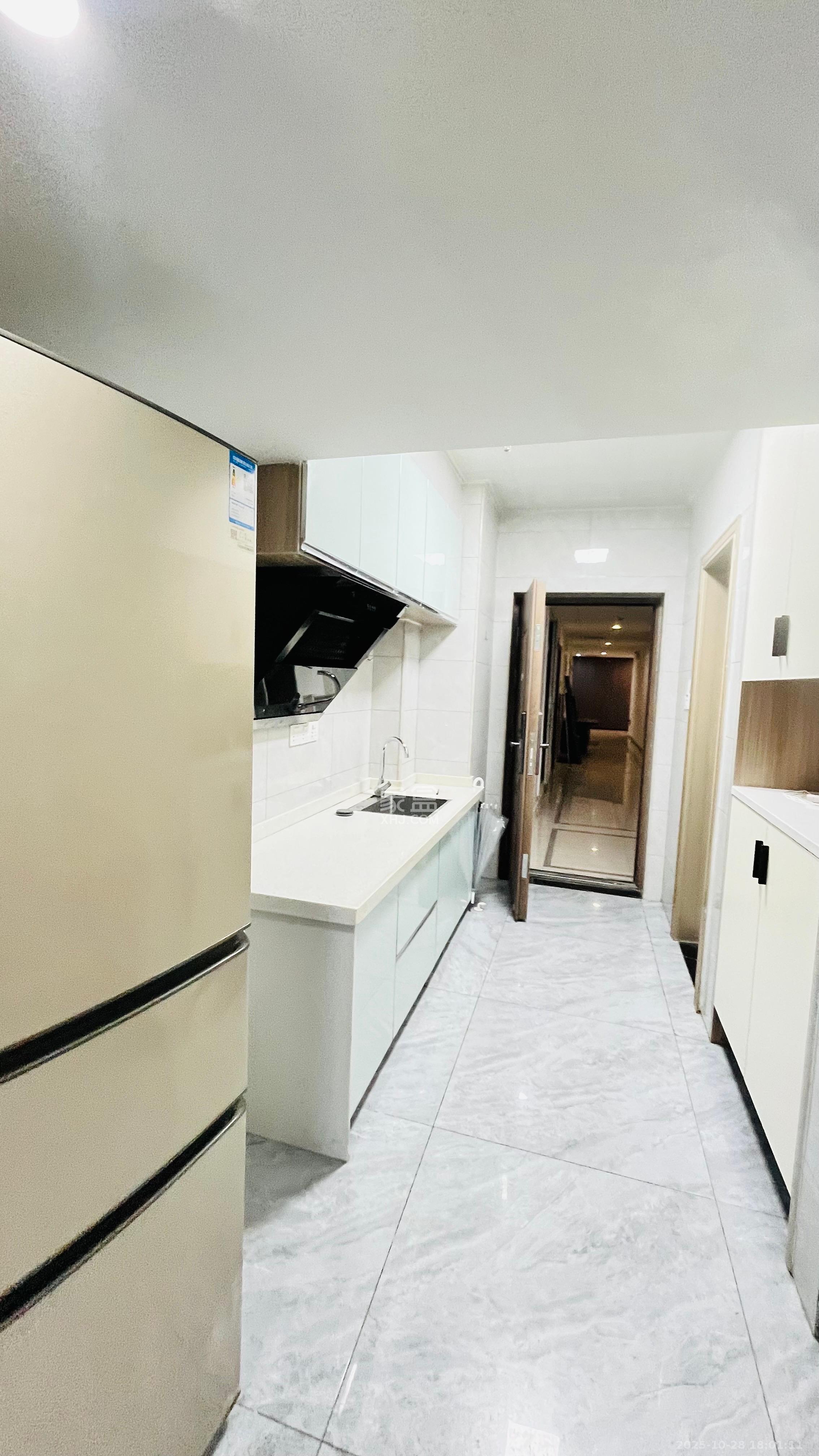 奥克斯滨仕花园(奥克斯洋湖广场/奥克斯中心)  1室1厅1卫    1800.0元/月 奥克斯滨仕花园(奥克斯洋湖广场/奥克斯中心)  1室1厅1卫    1800.0元/月室内图