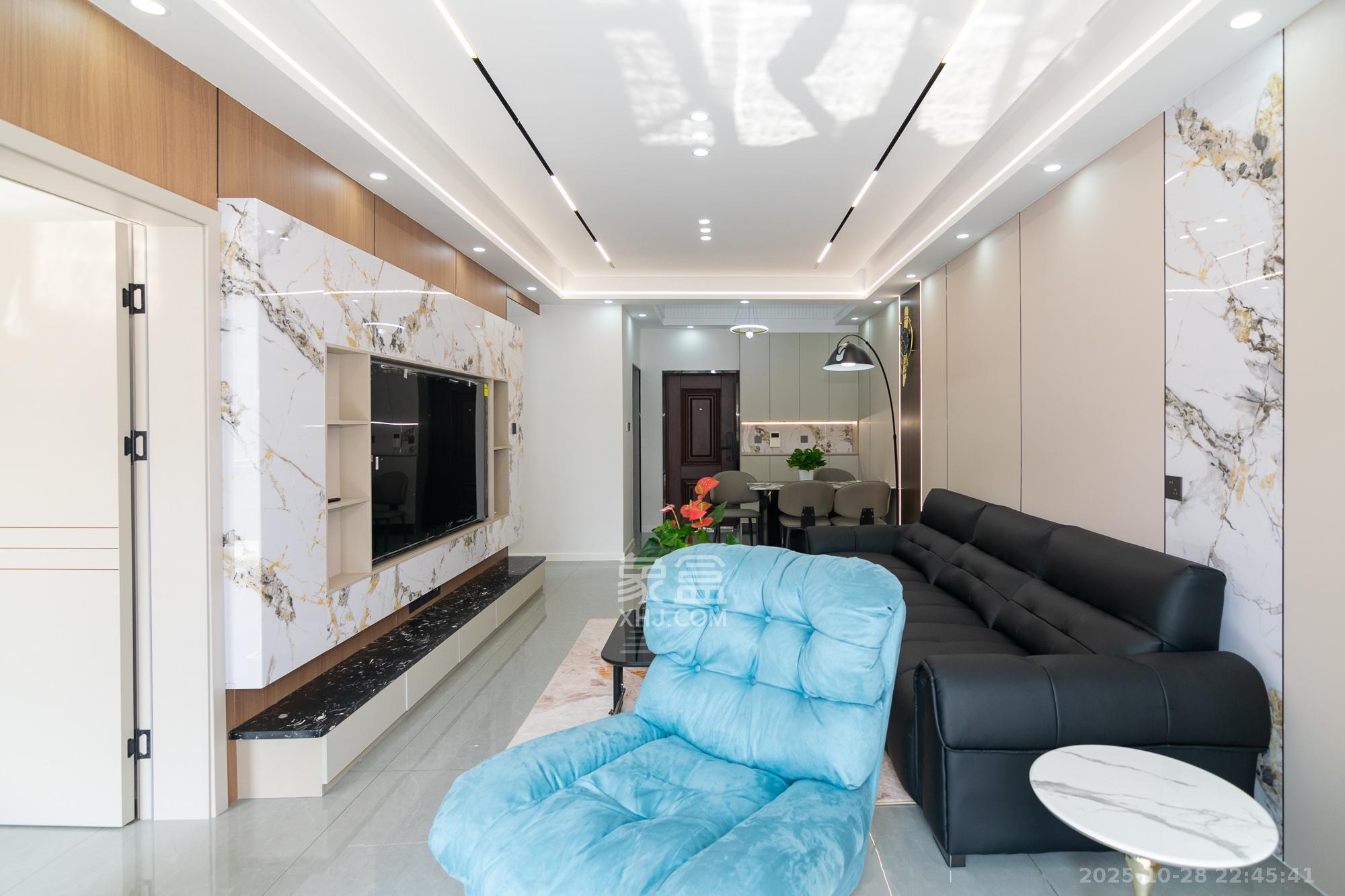 新华联梦想城  3室2厅1卫    73.0万客厅