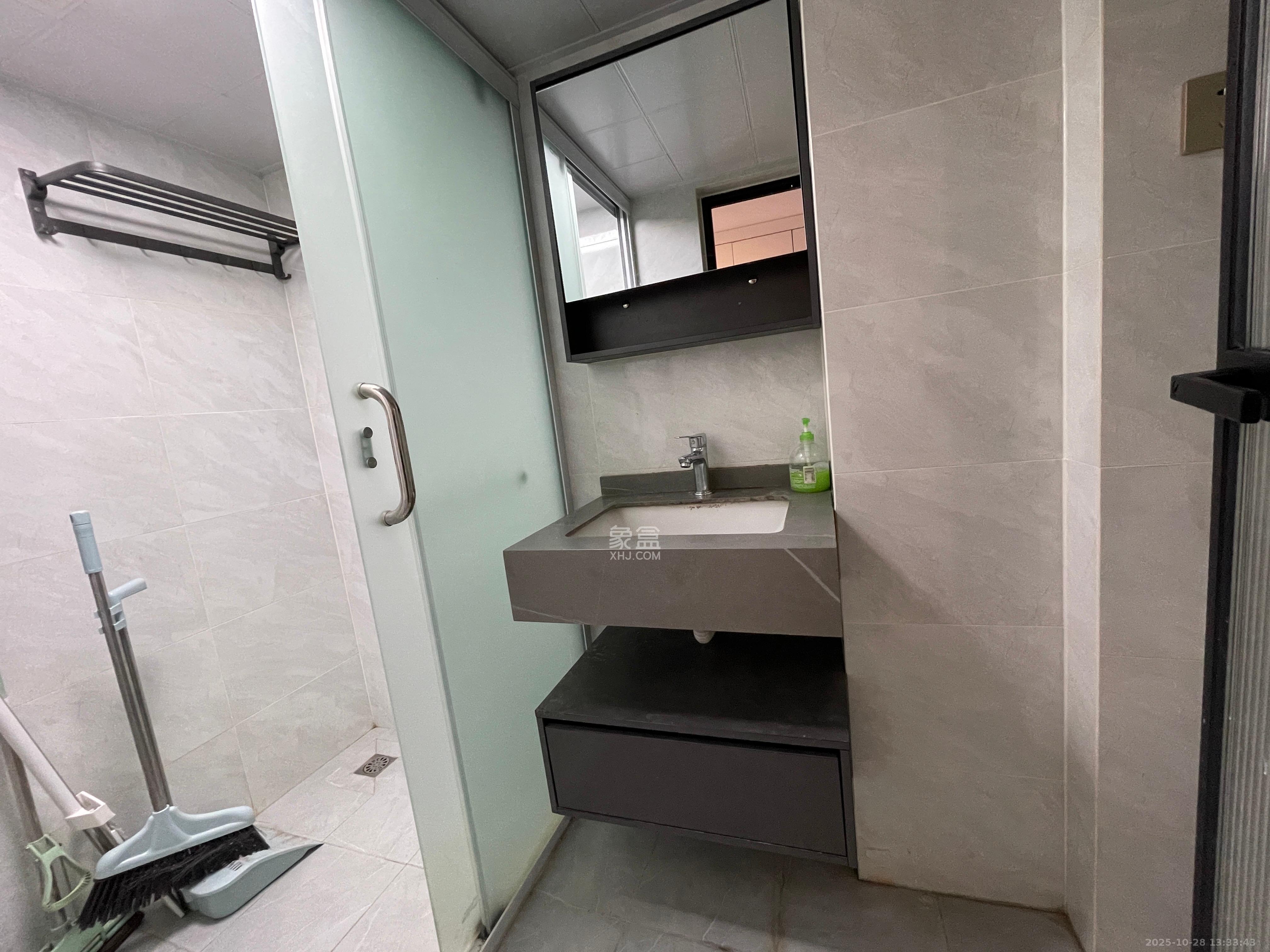 卓越江岸 1室1厅1卫 2200.0元/月 卓越江岸 1室1厅1卫 2200.0元/月室内图