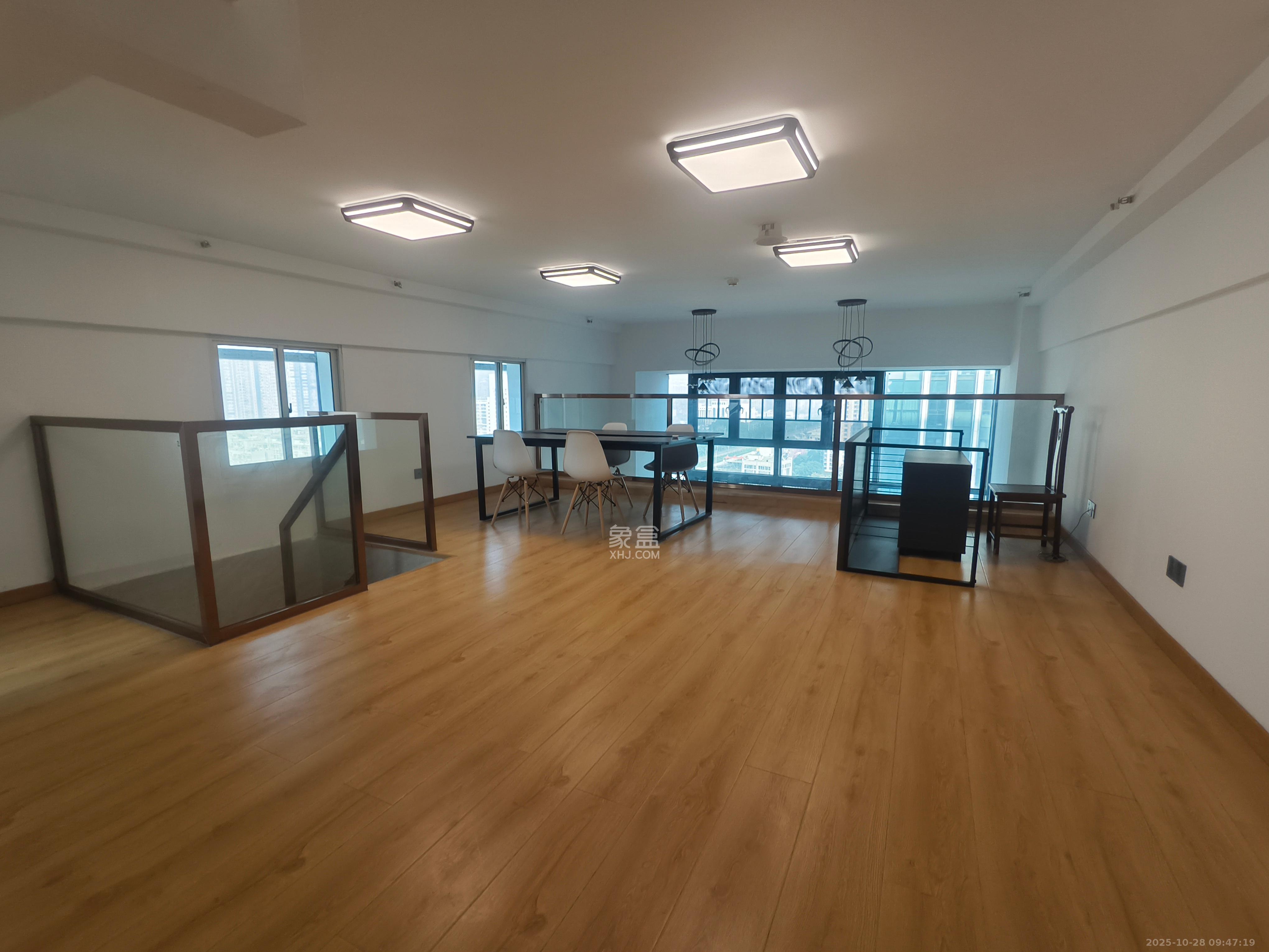 润和国际广场  1室1厅1卫    3500.0元/月 润和国际广场  1室1厅1卫    3500.0元/月室内图