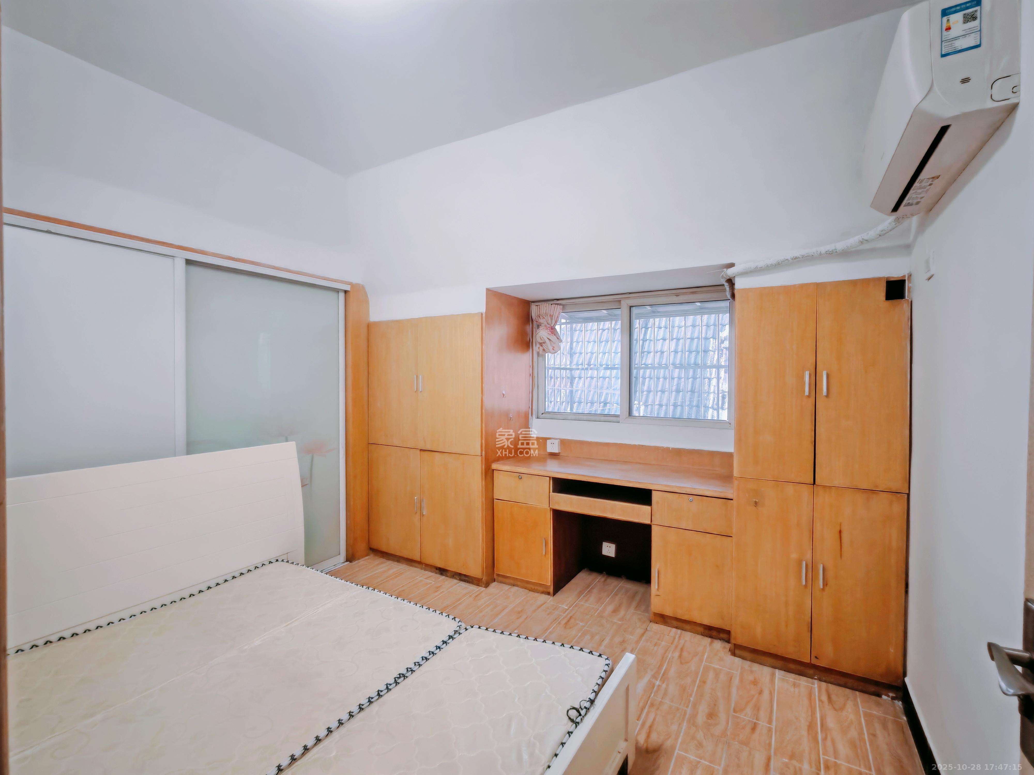 枫林美景  3室2厅1卫    2200.0元/月室内图