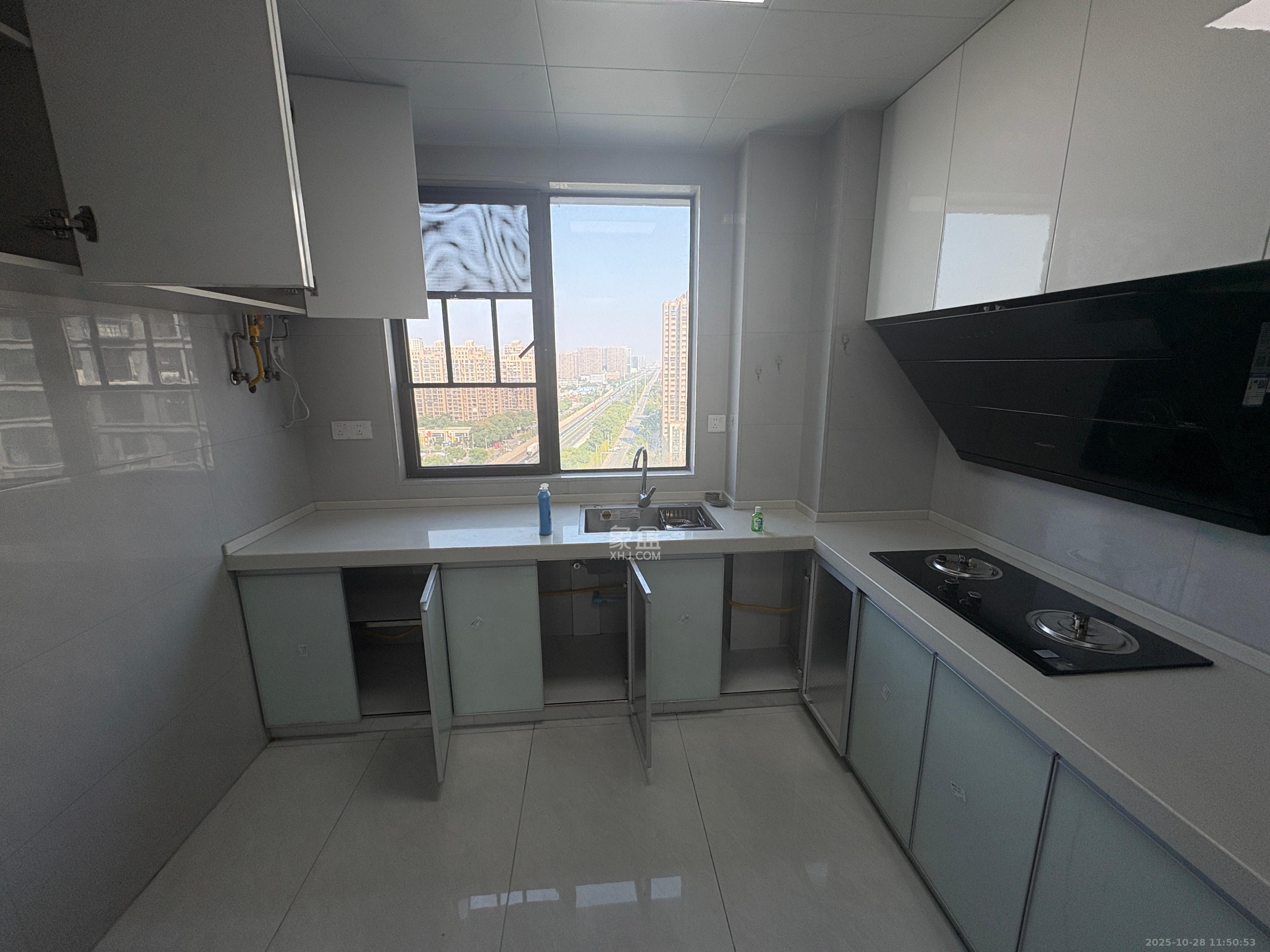 旭日嘉苑  3室2厅1卫    3200.0元/月 旭日嘉苑  3室2厅1卫    3200.0元/月室内图