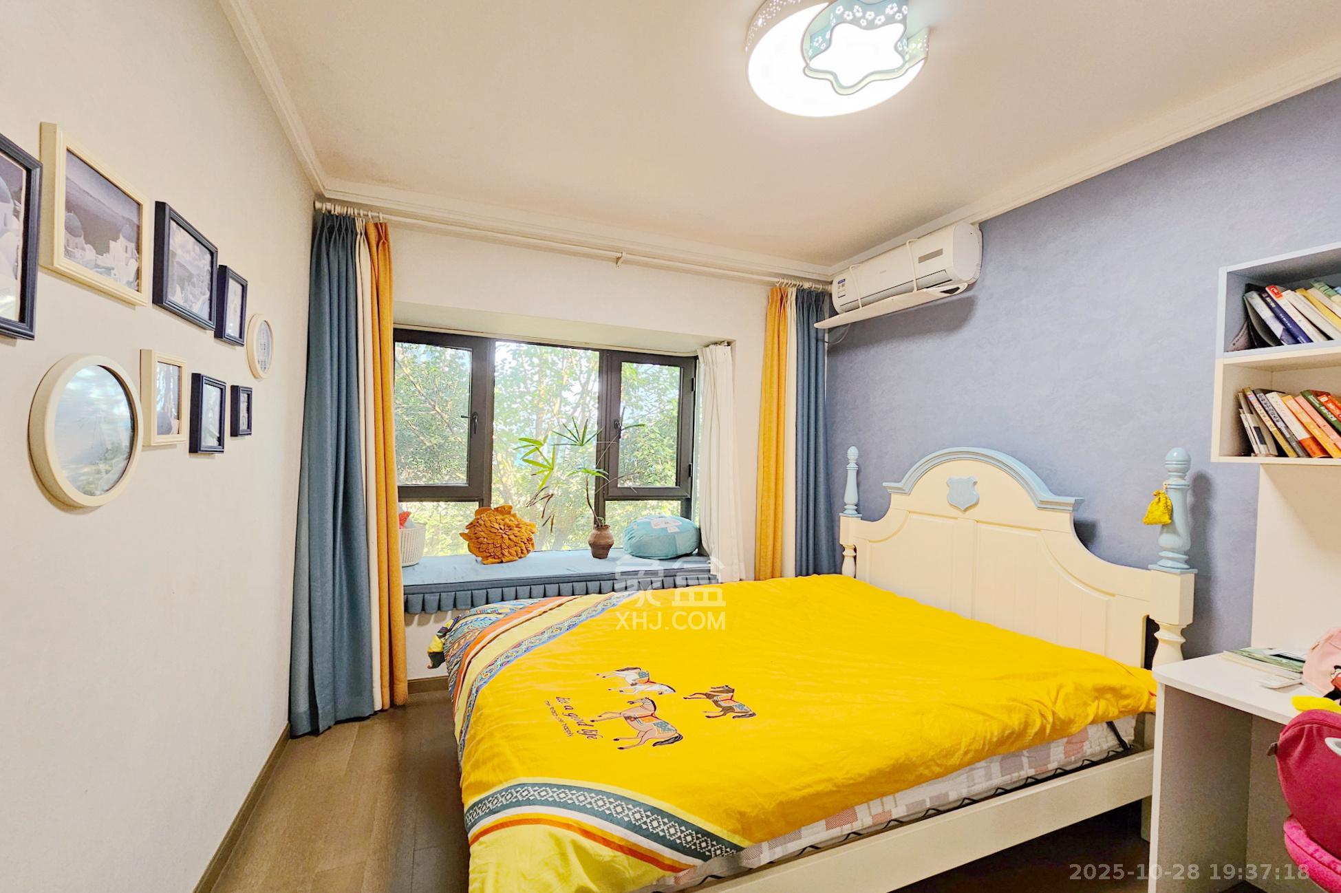 阳光城尚东湾蜜桃园  4室2厅2卫    138.8万卧室