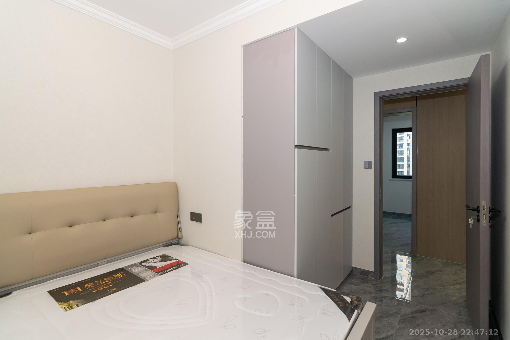 金辉优步学府  4室2厅2卫    96.8万 金辉优步学府  4室2厅2卫    96.8万卧室