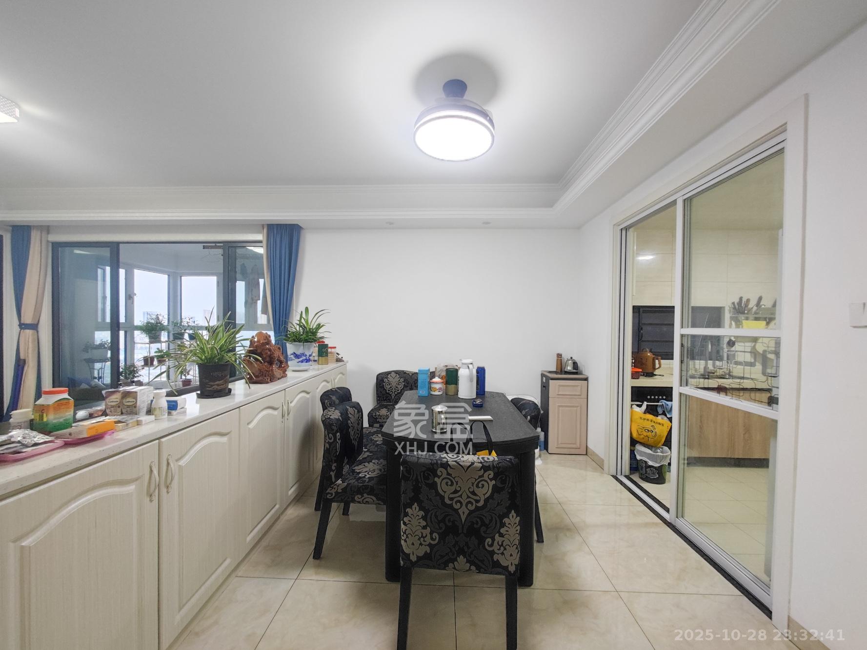 汇金城/嘉华城（二期、三期）  4室2厅2卫    165.0万其他