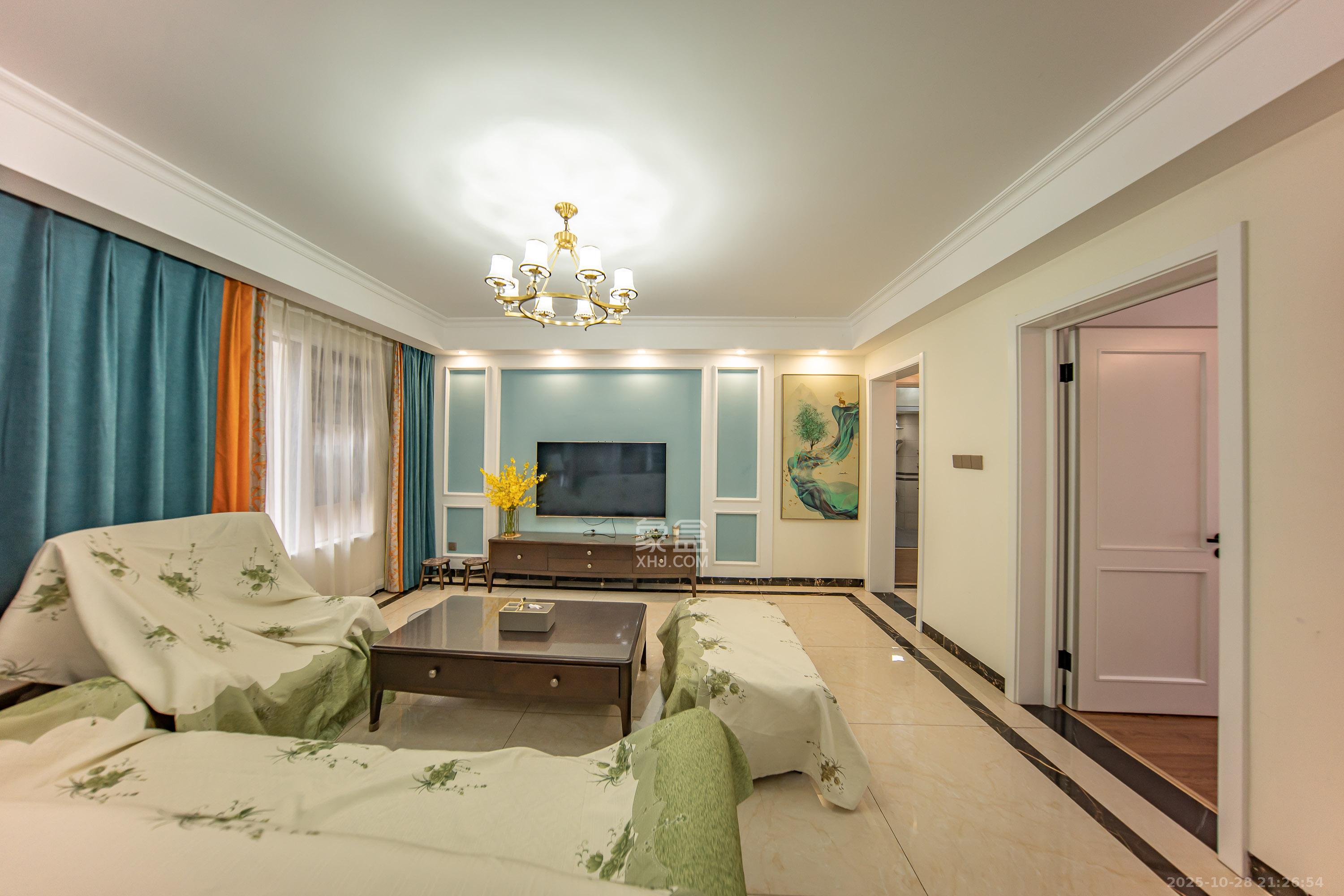 华润橡树湾 3室2厅2卫 98.0万 华润橡树湾 3室2厅2卫 98.0万客厅