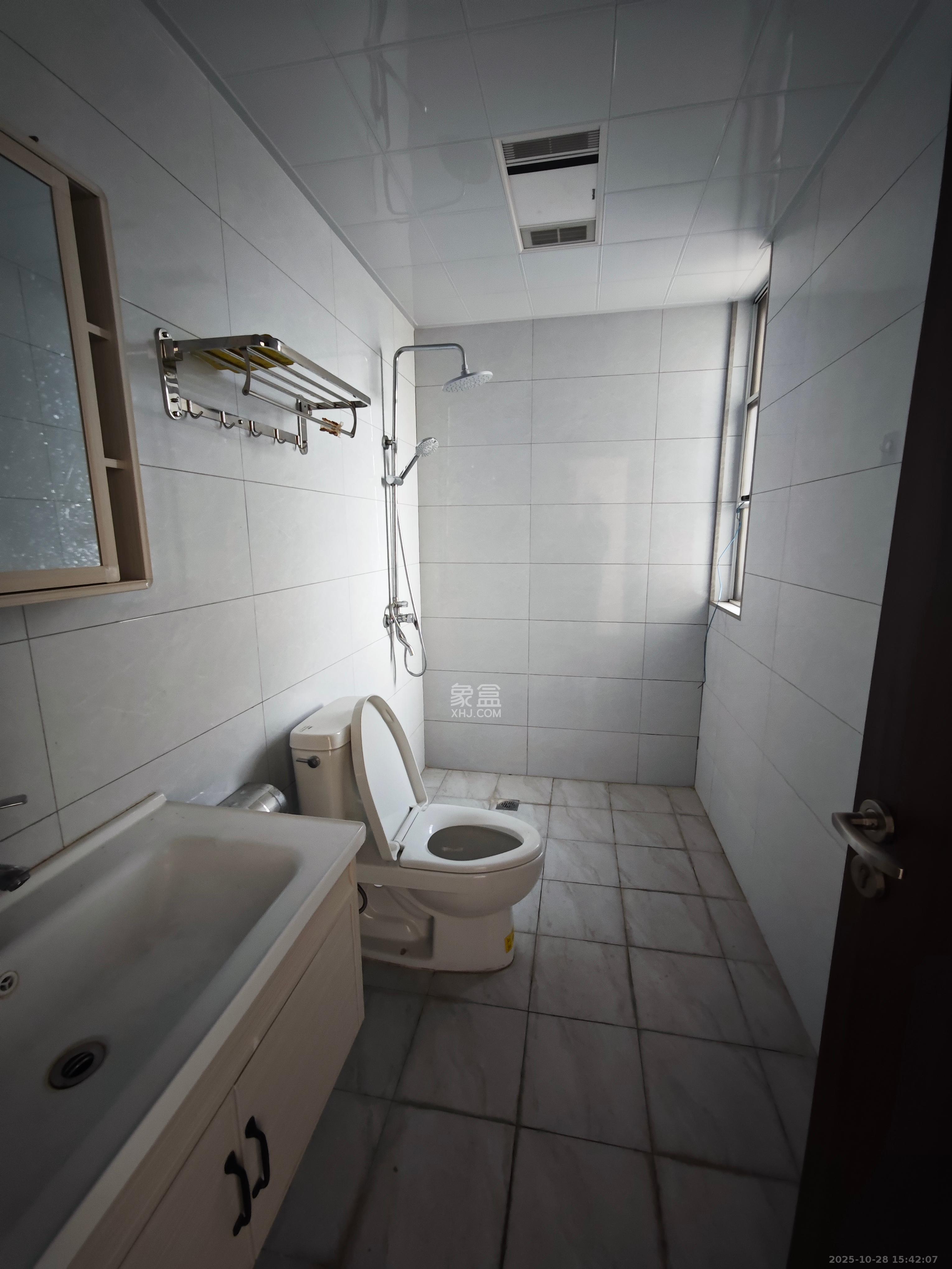 金地三千府(金地湖山樾、金地自在城) 1室0厅0卫 1600.0元/月 金地三千府(金地湖山樾、金地自在城) 1室0厅0卫 1600.0元/月室内图