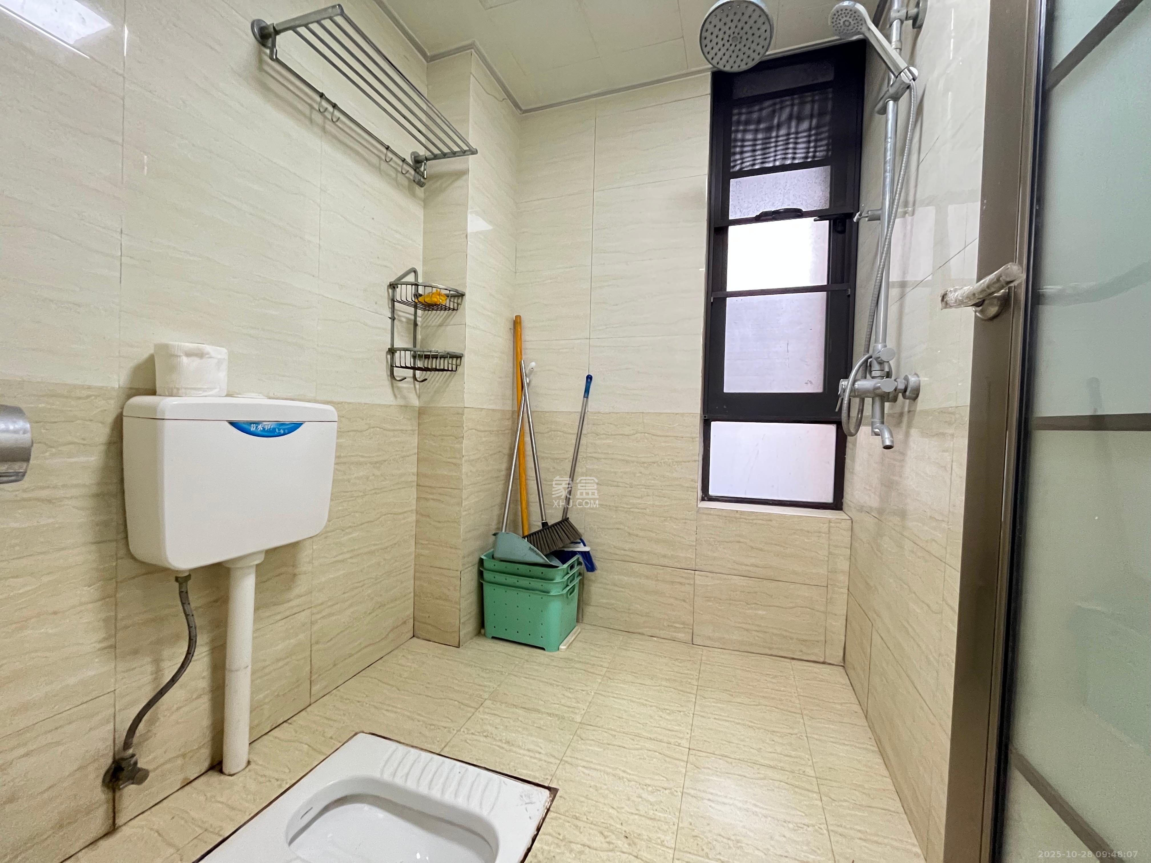 保利麓谷林语C区  4室2厅2卫    4000.0元/月 保利麓谷林语C区  4室2厅2卫    4000.0元/月室内图