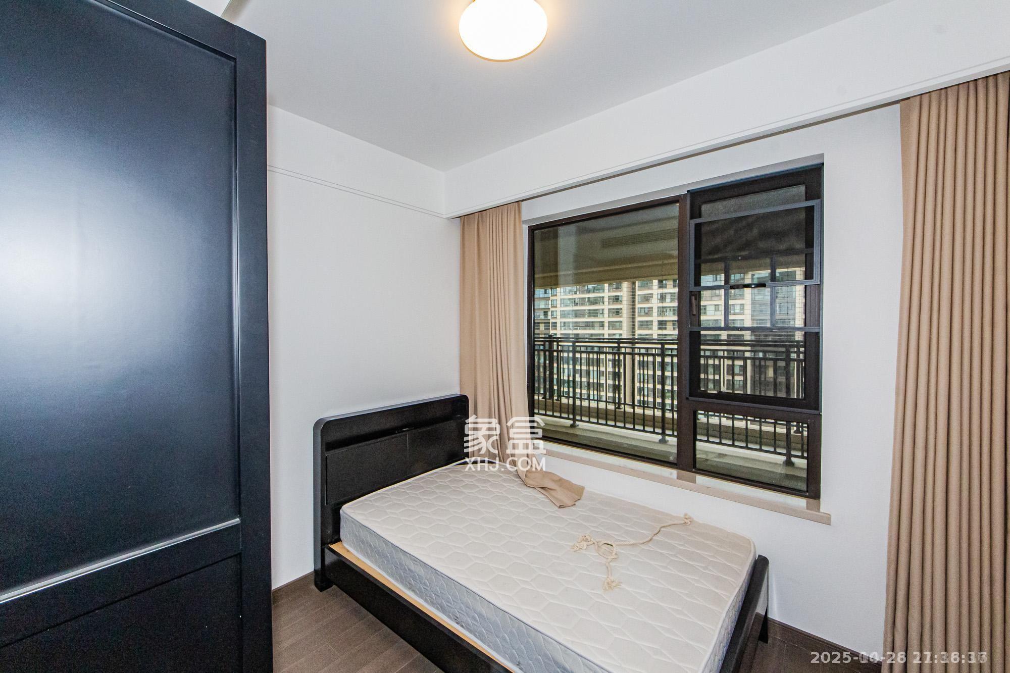 龙湖春江天玺  3室2厅1卫    3600.0元/月室内图