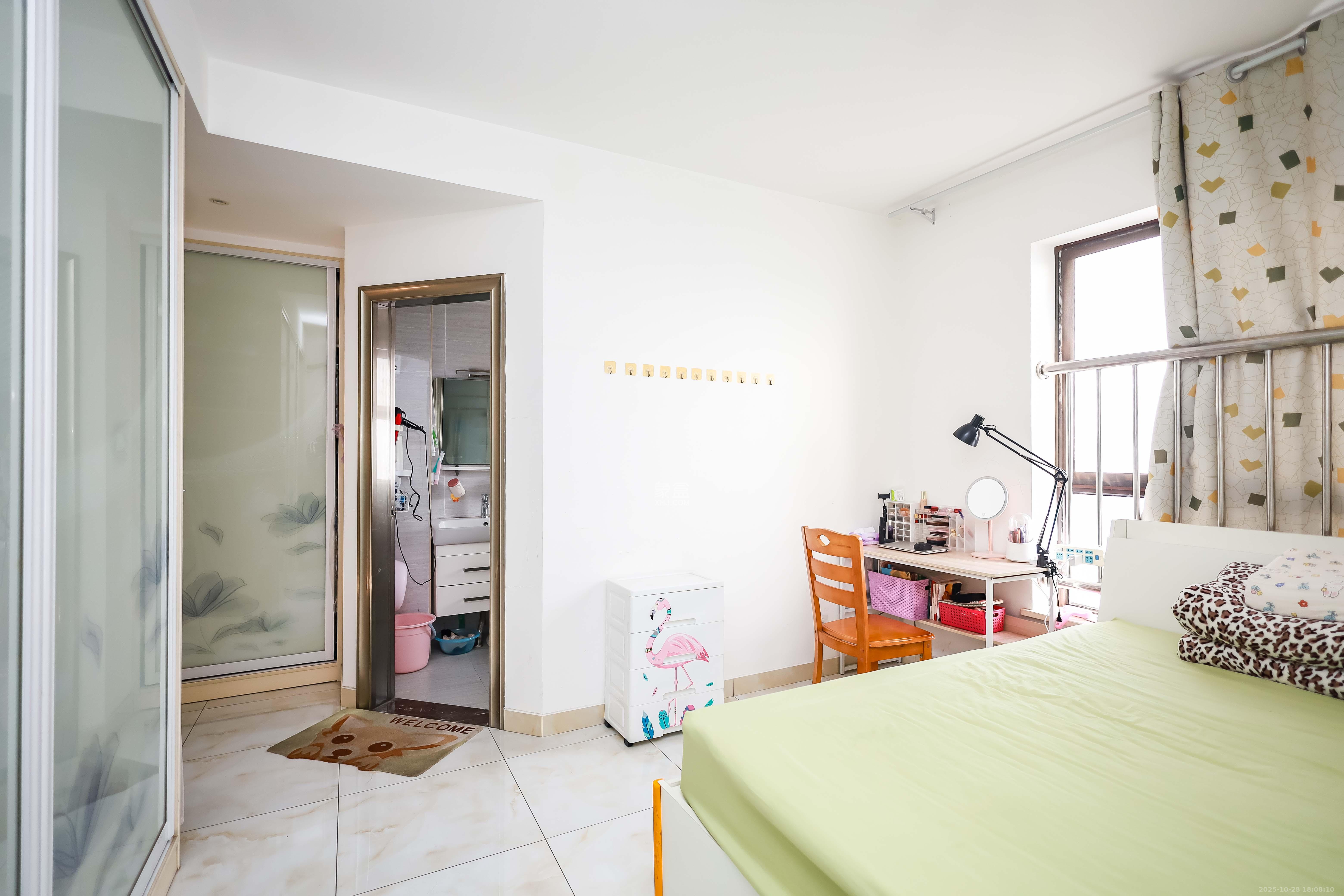 金科世界城  3室2厅2卫    68.0万 金科世界城  3室2厅2卫    68.0万卧室