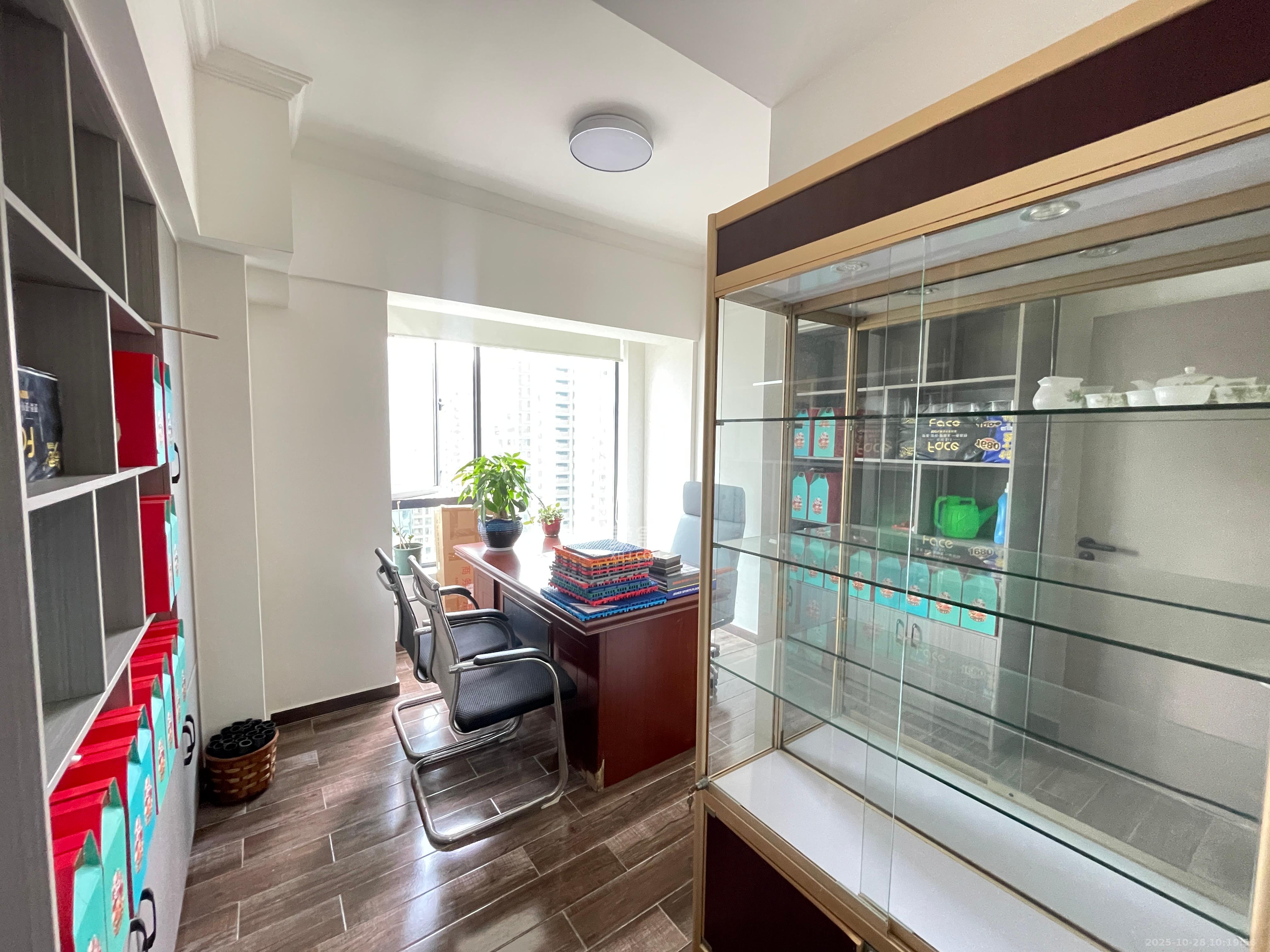 华润翡翠府  1室1厅1卫    11000.0元/月 华润翡翠府  1室1厅1卫    11000.0元/月室内图