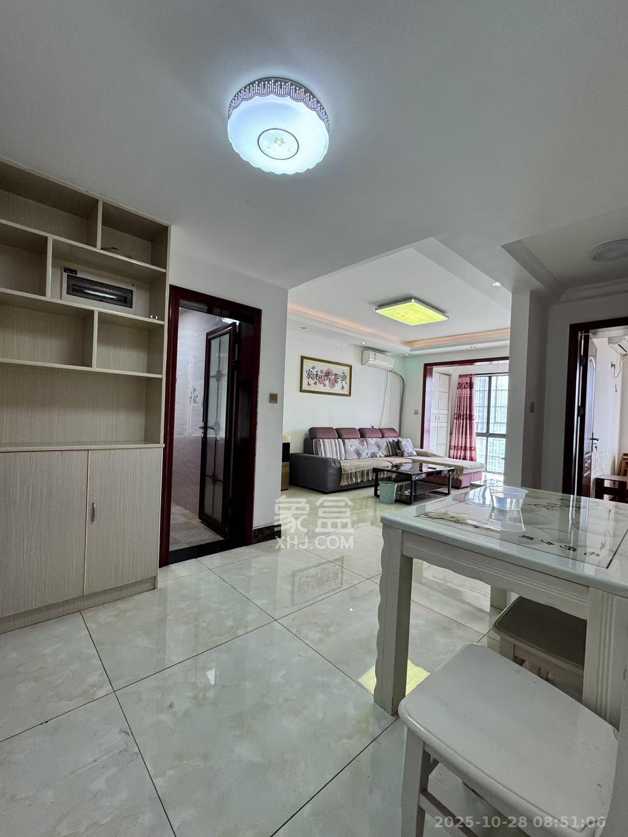 波隆城市花园  2室2厅1卫    1600.0元/月 波隆城市花园  2室2厅1卫    1600.0元/月室内图